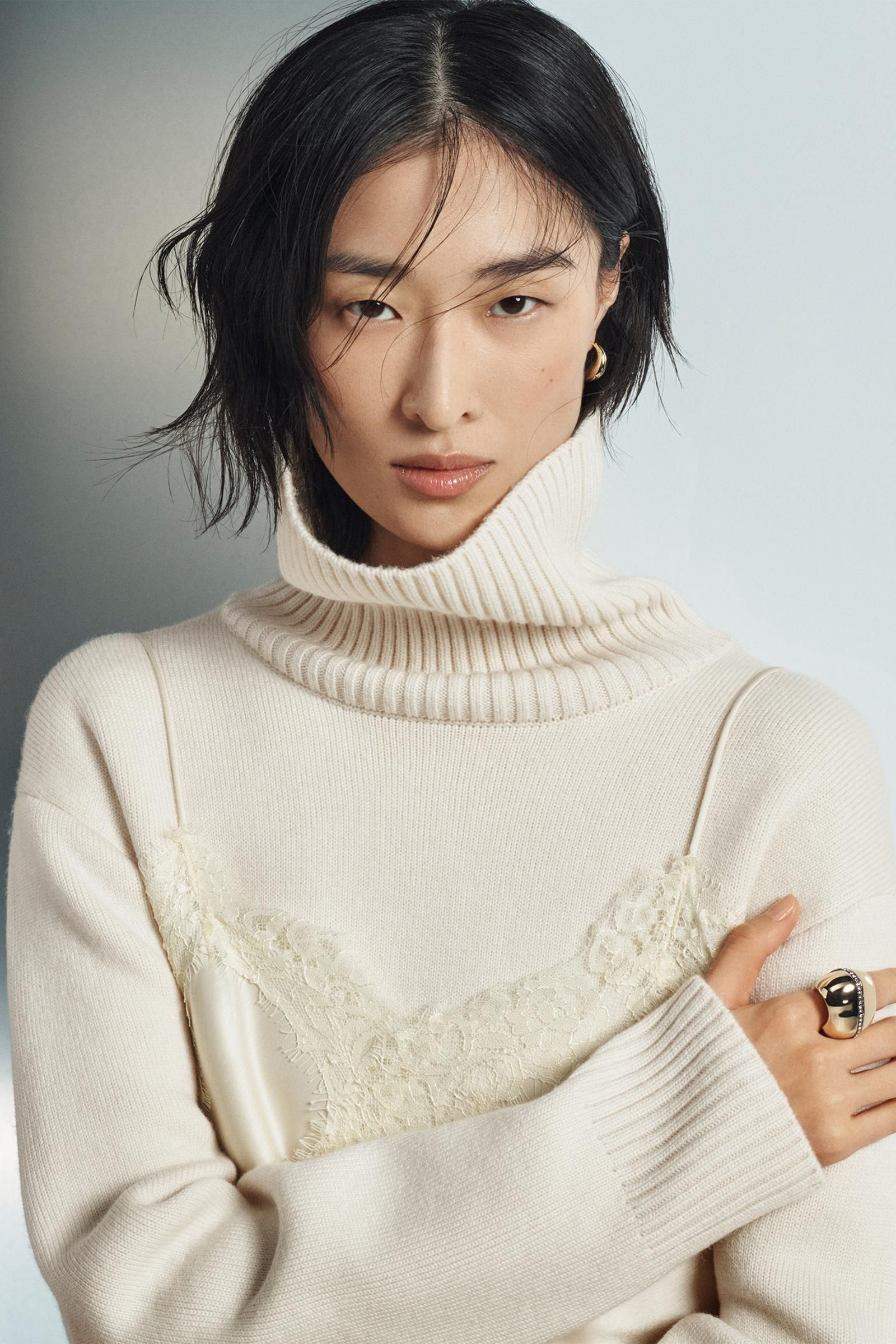 Jersey de cuello alto de Zara.