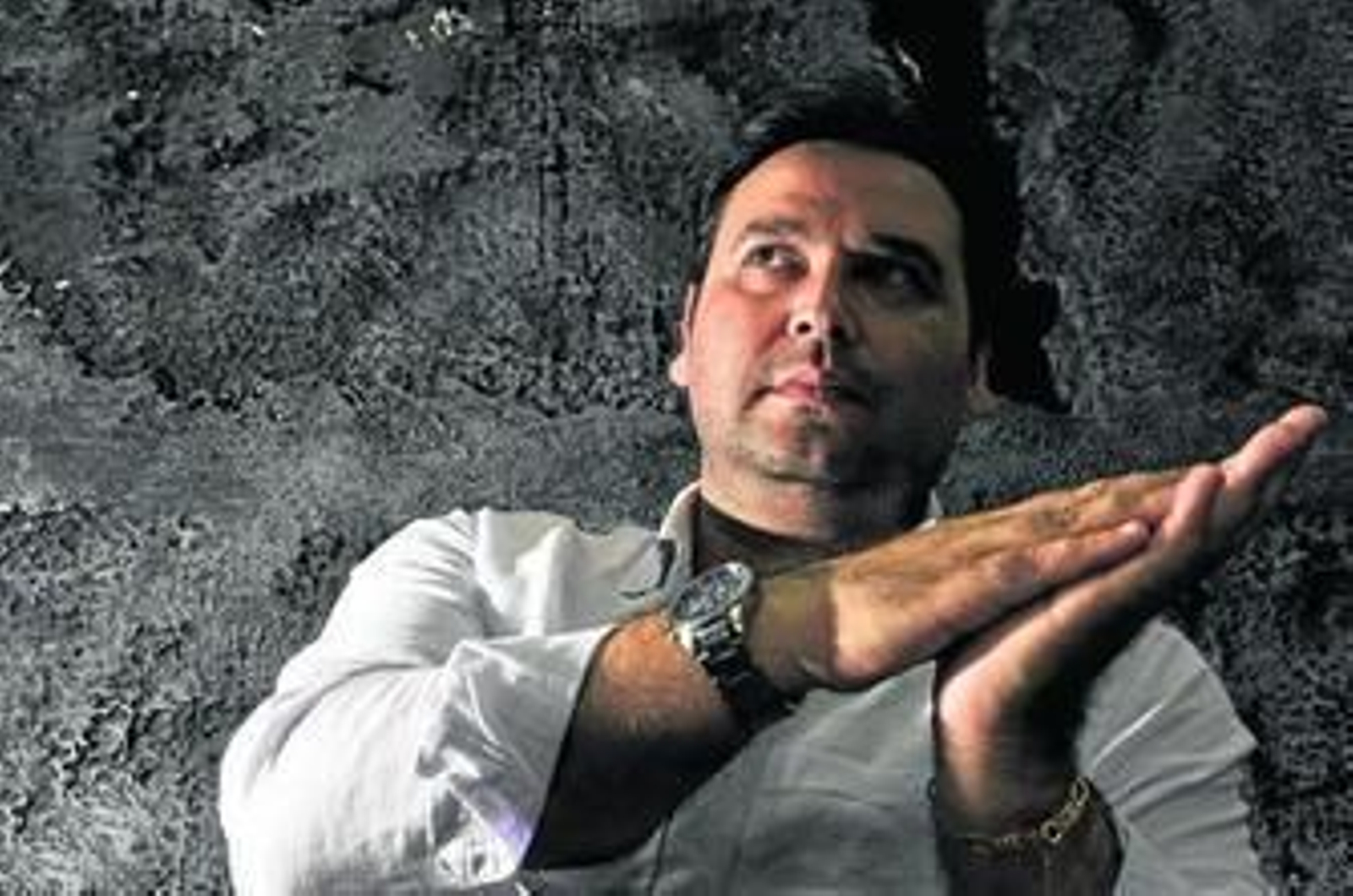 1. El cantaor de Lebrija José Valencia abrirá  la decimosexta edición del ciclo el jueves de  la próxima semana. 2. Lina Tur Bonet, una de  las violinistas españolas más brillantes del panorama actual. 3. El grupo asturiano Forma Antiqva, formado por los hermanos Pablo, Daniel y Aarón Zapico. 4. Los sevillanos Très Bien!: especialistas en el jazz más efervescente.