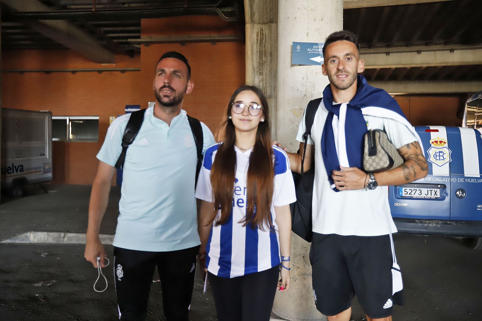 Imágenes de la salida del Recreativo de Huelva a Cáceres