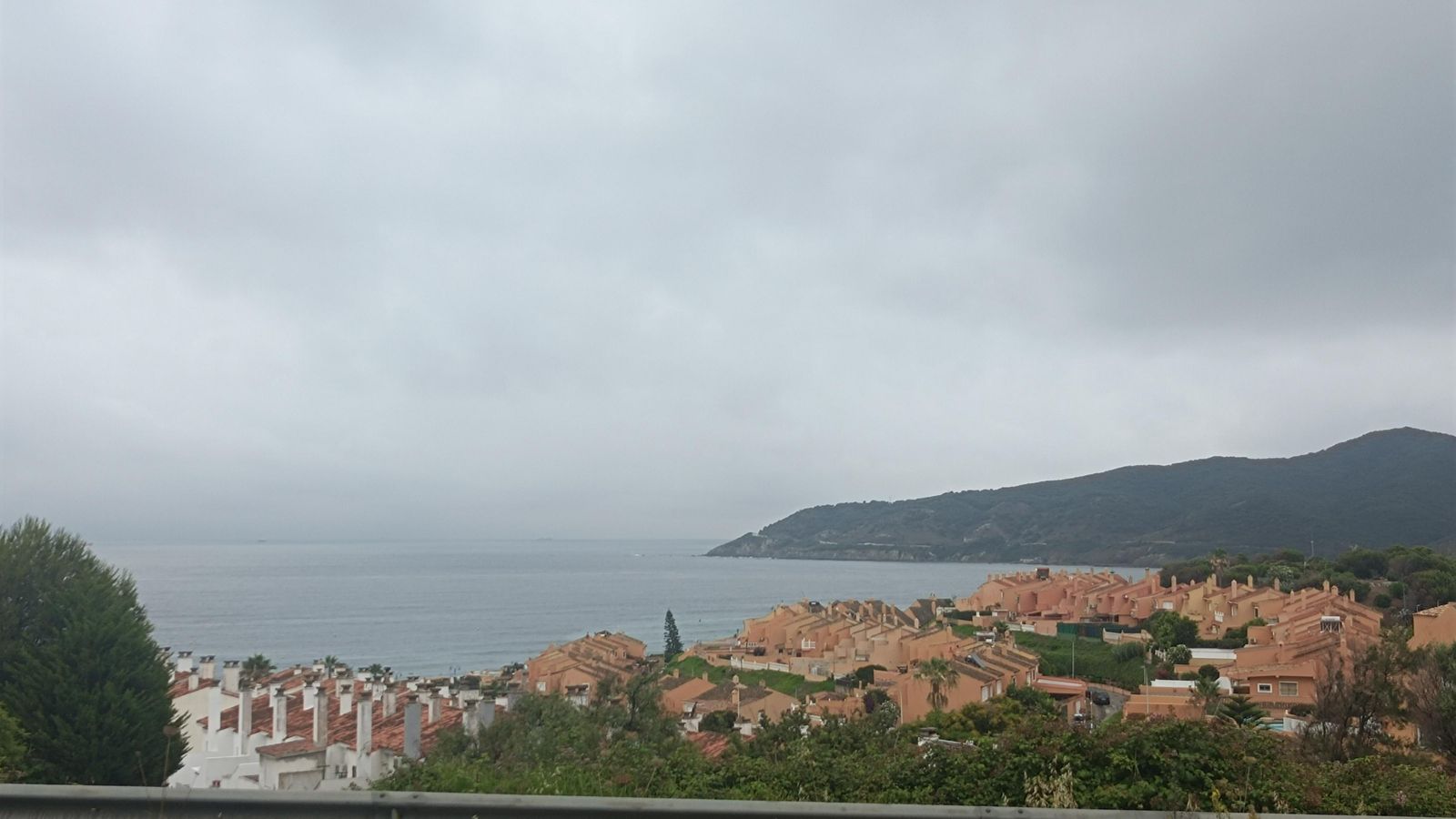 Vistas de Getares desde la carretera.