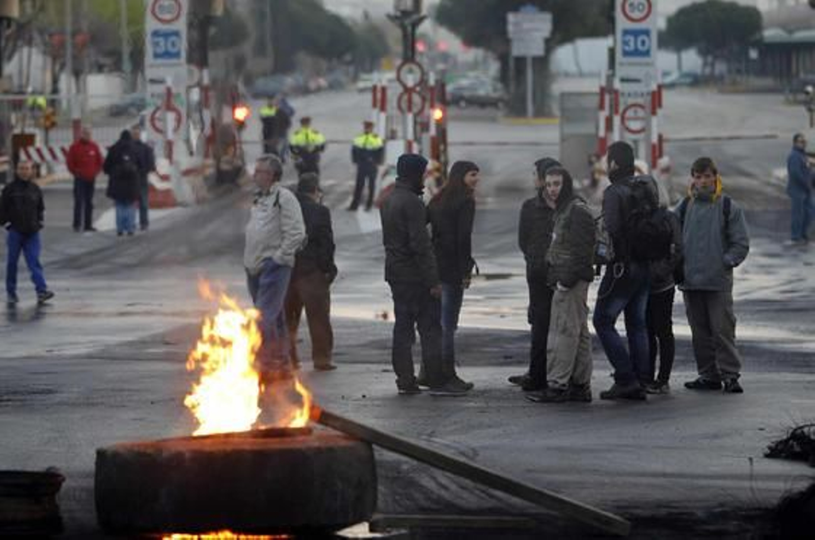 Jornada de la huelga general en Barcelona.

Foto: EFE