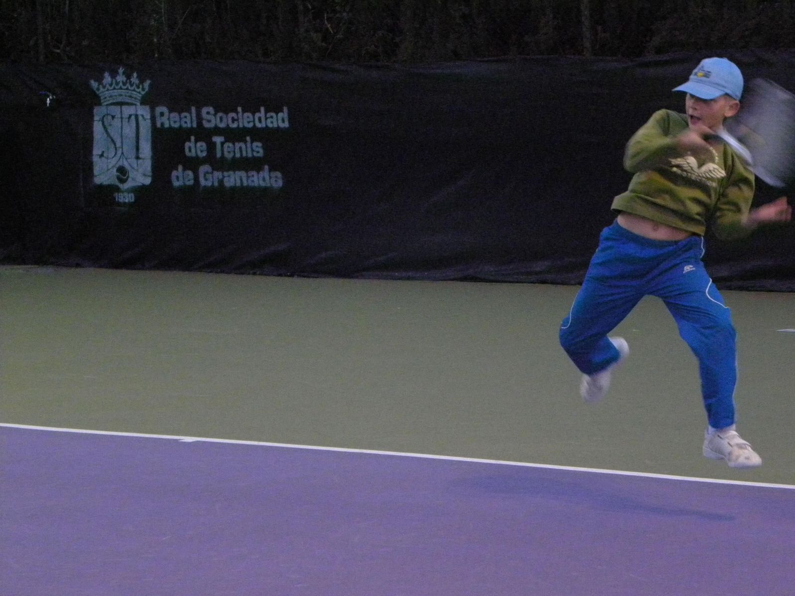 Junto a esta información, varias imágenes en las que se aprecia el cambio físico de Alejandro Davidovich desde que el joven malagueño comenzó a empuñar una raqueta en el Rincón de la Victoria.