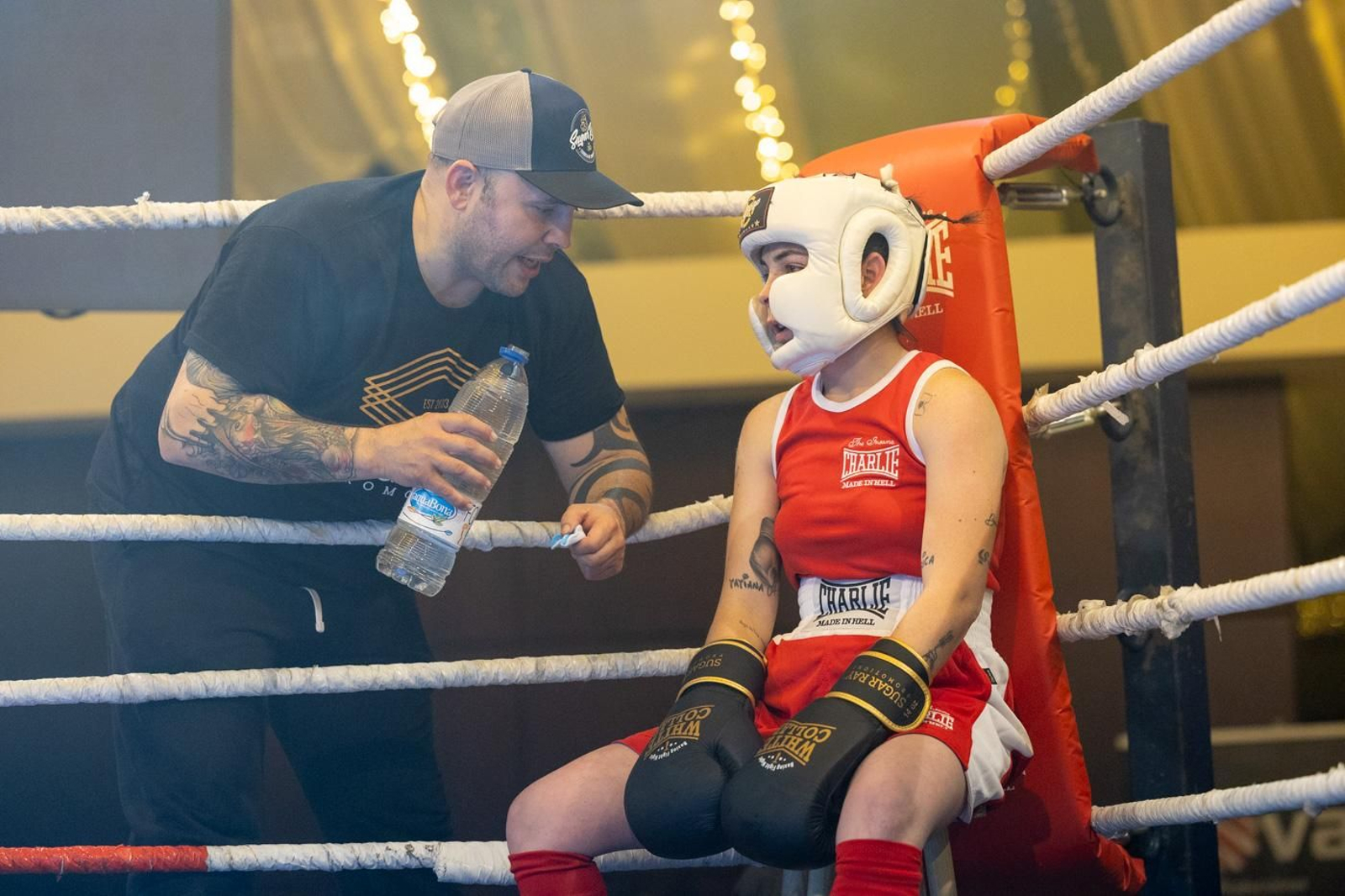 El boxeo solidario de la VI velada White Collar Boxing cautiva al público de Jaén