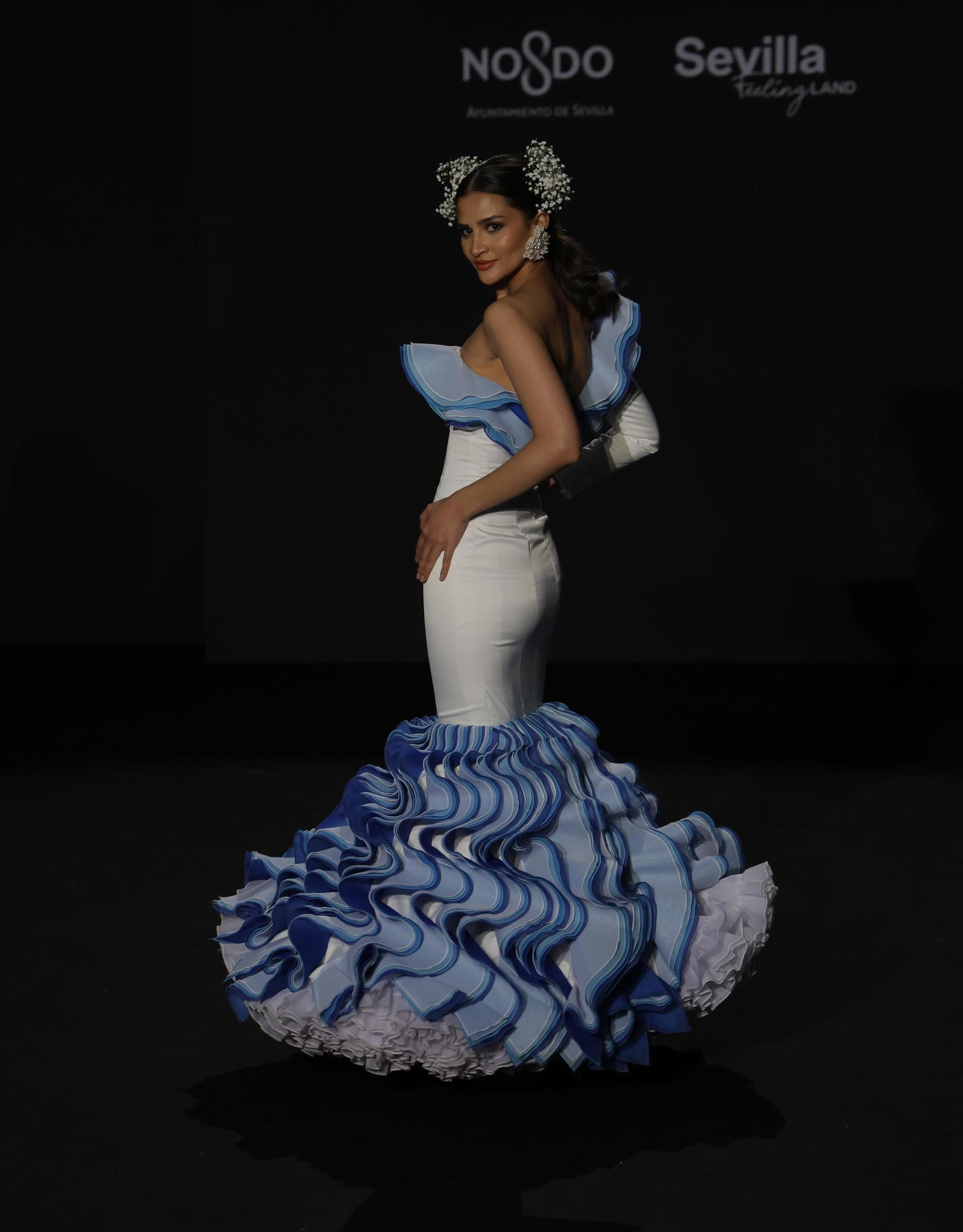 Emprende Lunares, el desfile de moda flamenca de Sara Pozo, que anticipa la Feria de Abril: todas las fotos.