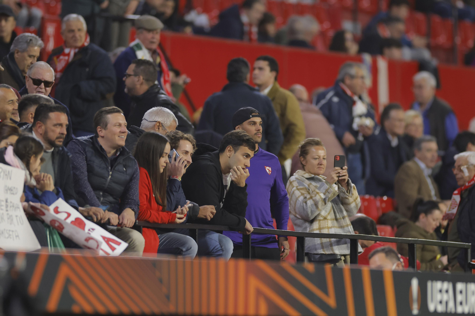 Búscate en las fotos del SEVILLA FC-PSV EINDHOVEN