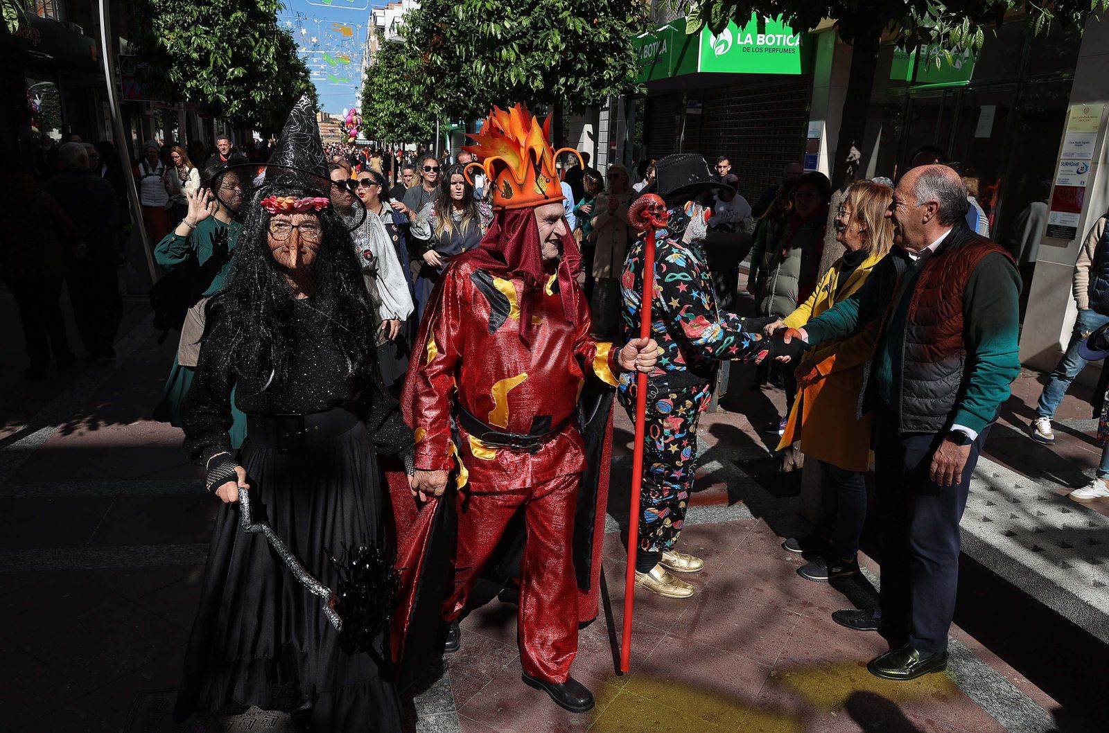 La cabalgata de agrupaciones del Carnaval de Algeciras, en imágenes