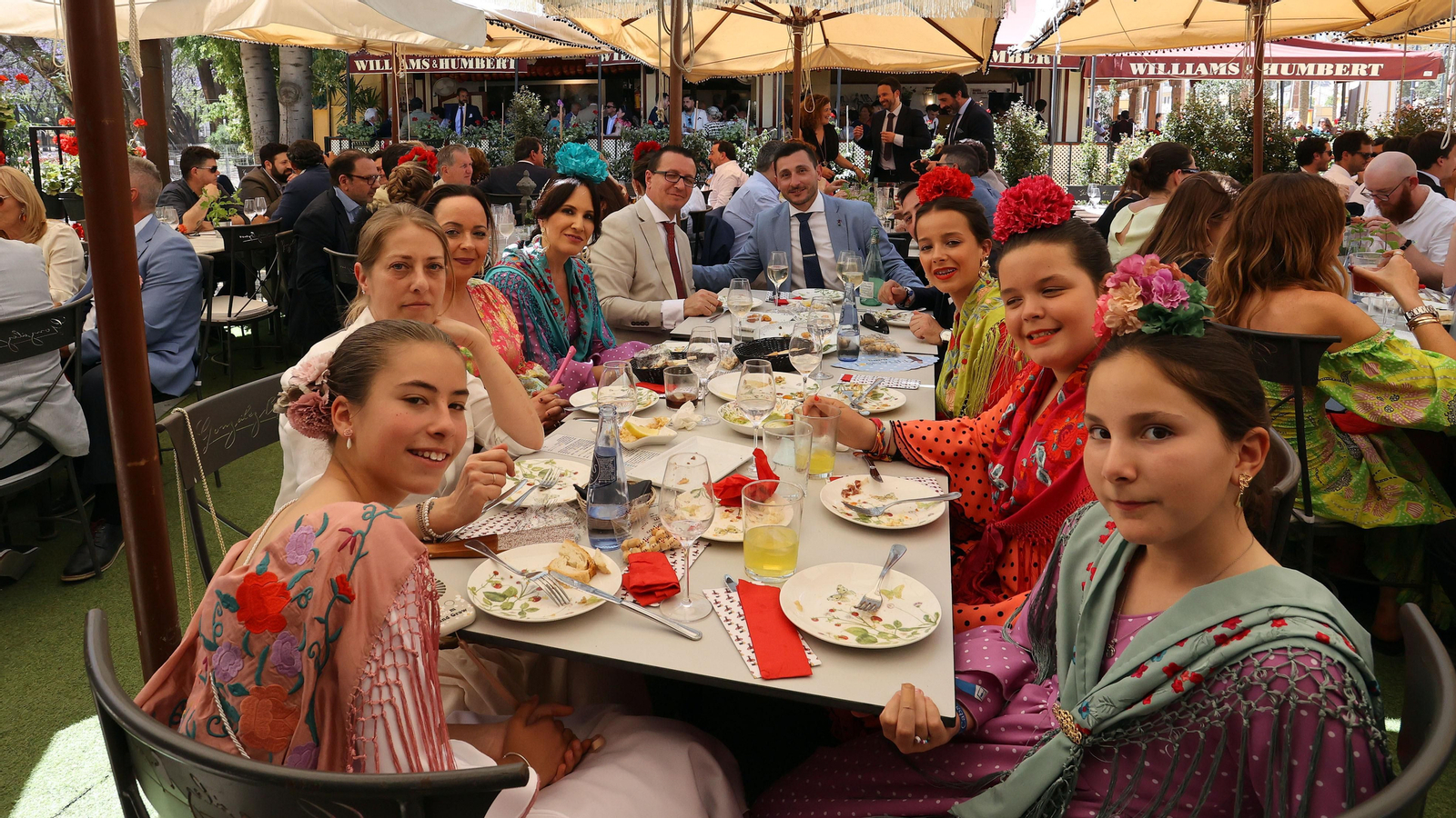 Gran ambiente en la caseta de González Byass