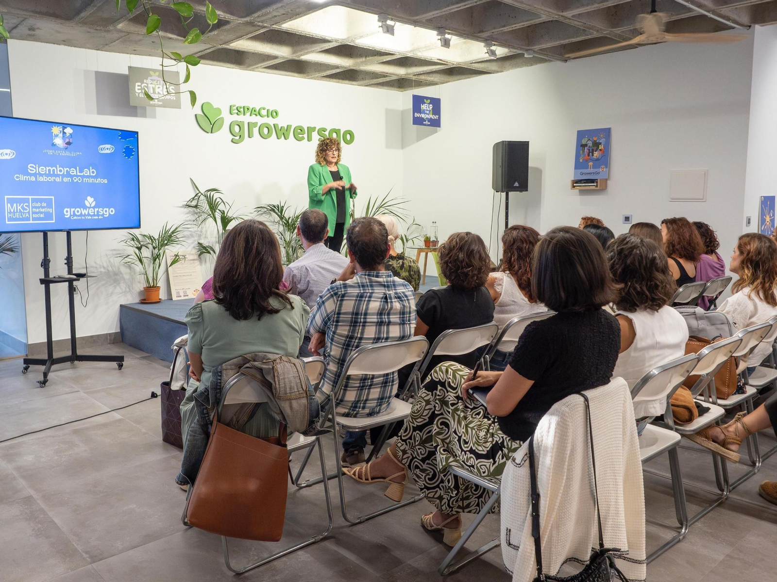 Charla inicial de contextualización sobre la importancia del clima laboral en el SiembraLab MKS GrowersGo.