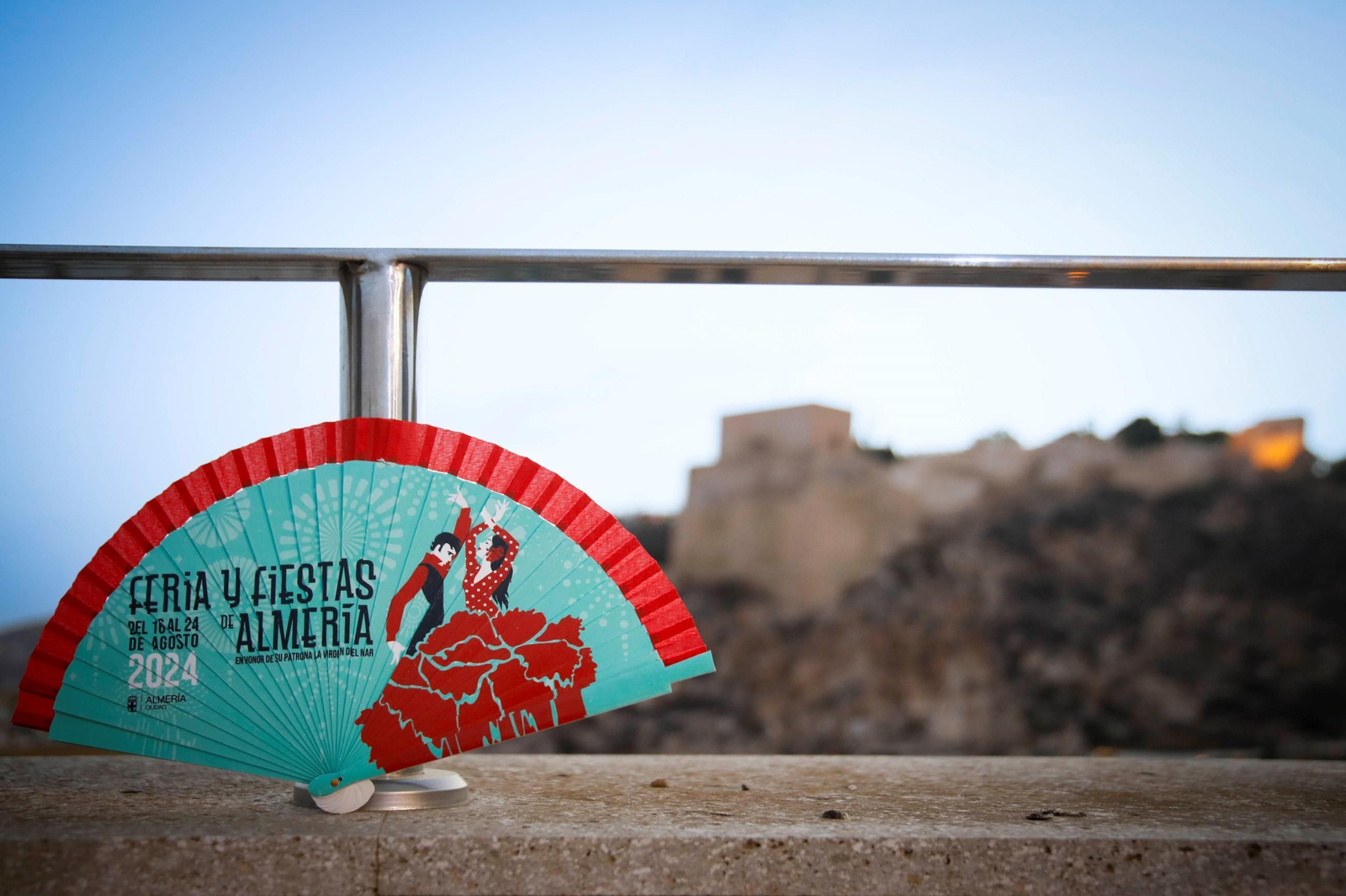 El abanico de la Feria de Almería 2024, un diseño único y exclusivo, además de un objeto tradicional y solidario