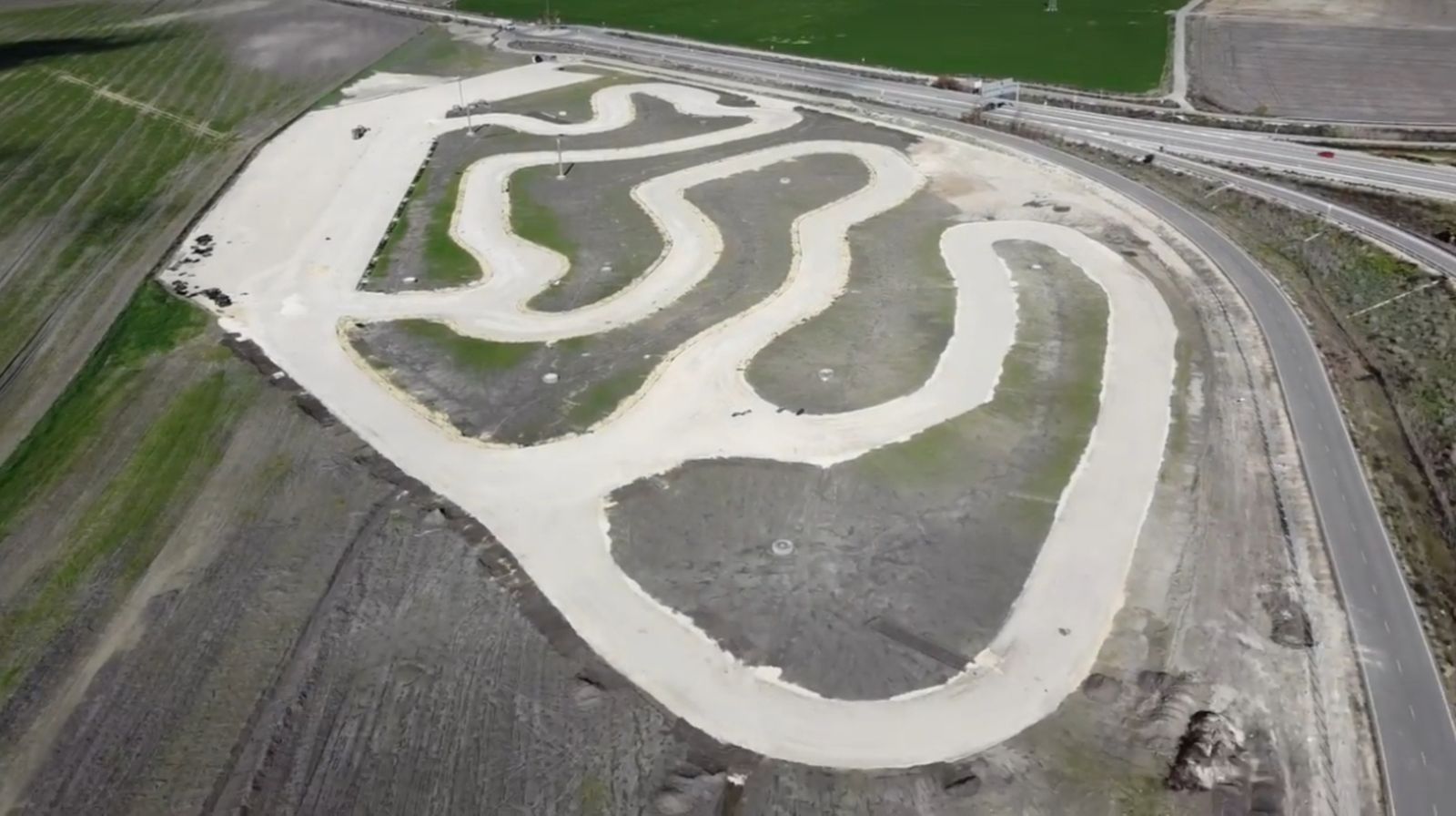 Una vista aérea del futuro circuito de velocidad de Sanlúcar, cuyas obras tienen un plazo de ejecución de seis meses.