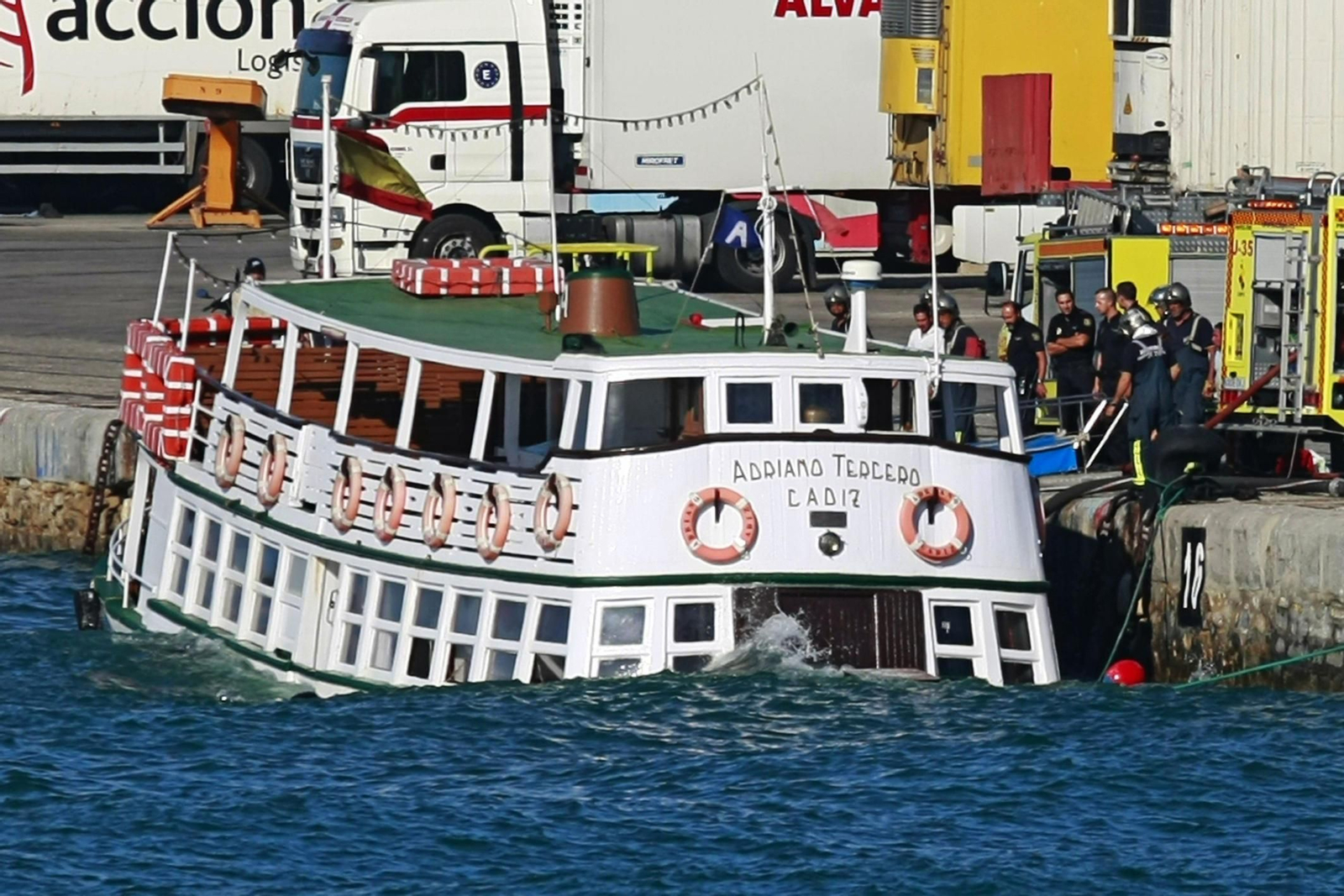 Las imágenes del hundimiento del Vapor de El Puerto