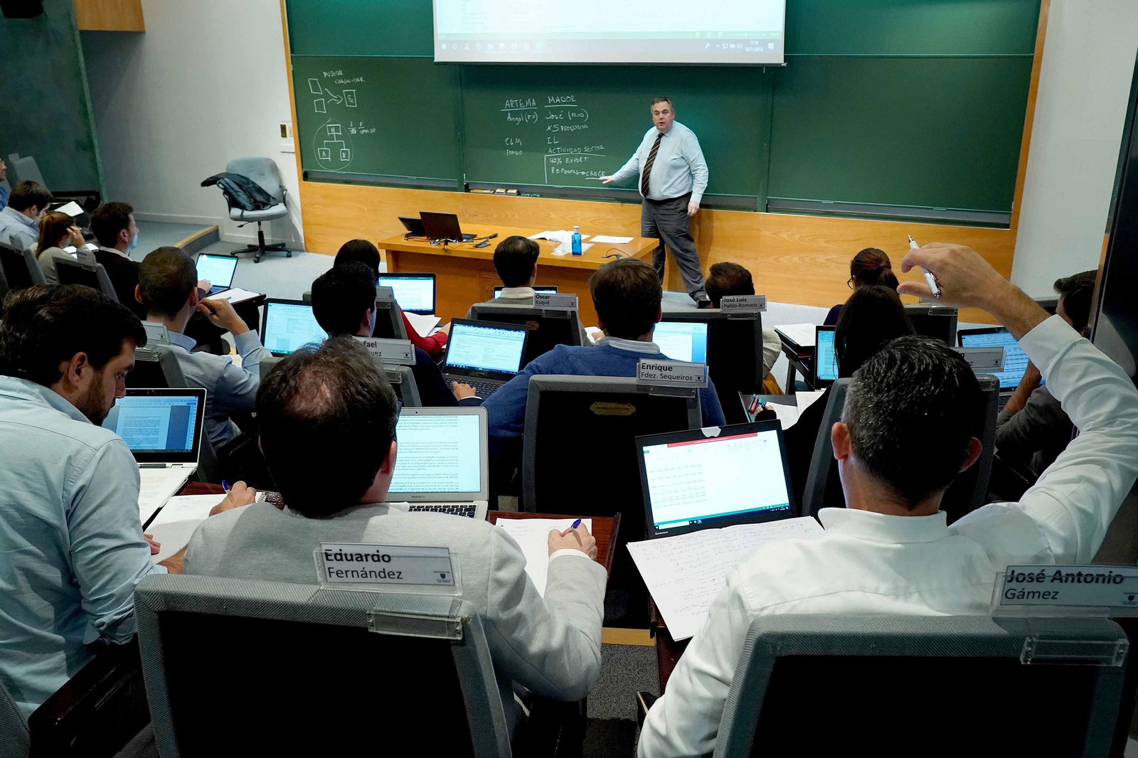 Clase en una de las aulas de San Telmo  Business School.