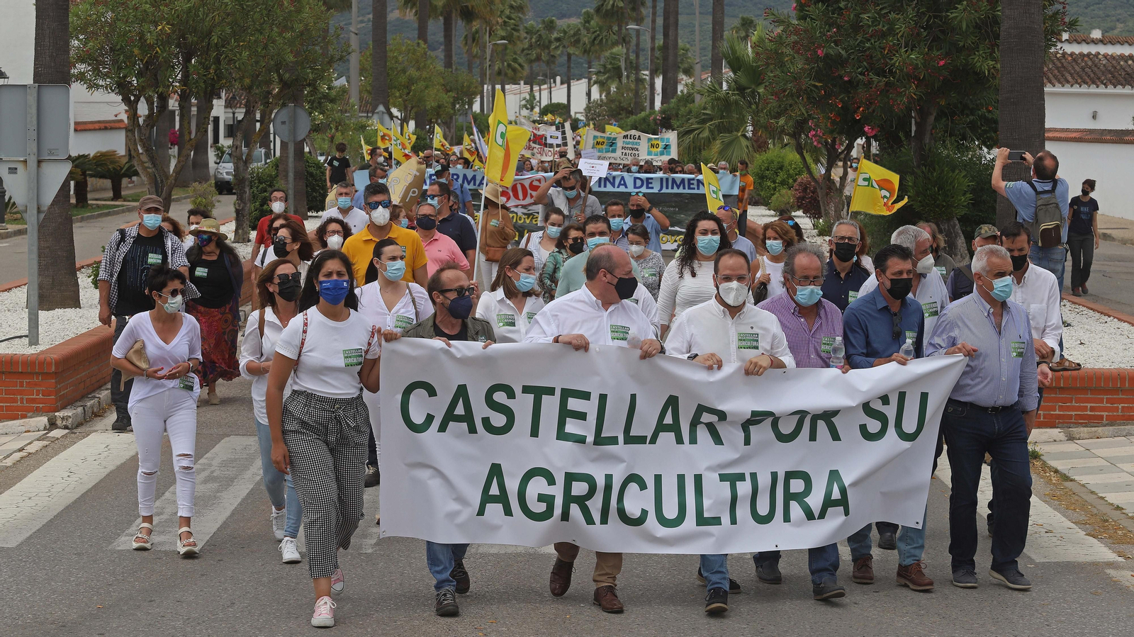 Fotos de la tractorada contra las fotovoltaicas en Castellar