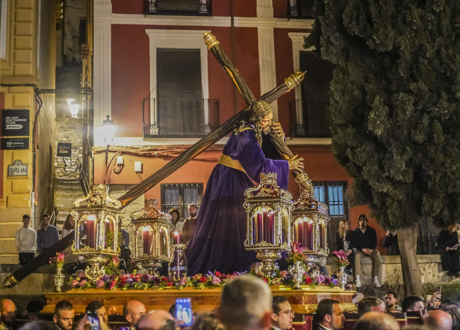 Galería: El Señor de Santa Ana sale en vía crucis