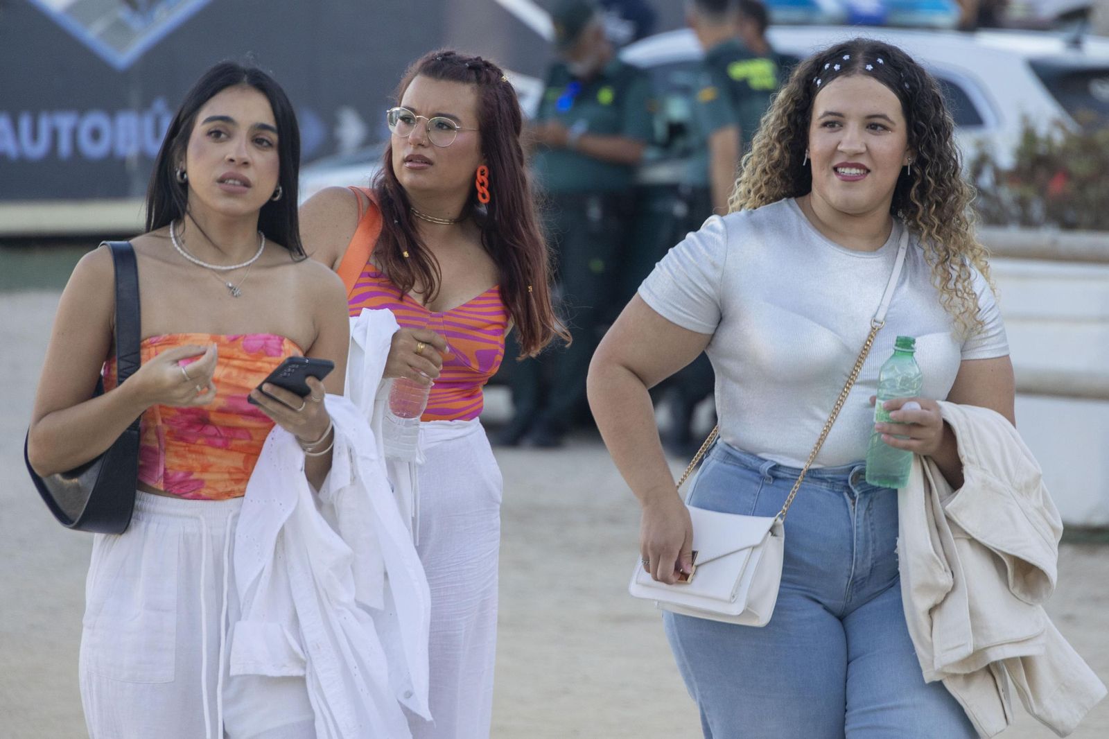 Búscate en las imágenes del concierto de Emilia en Concert Music Festival