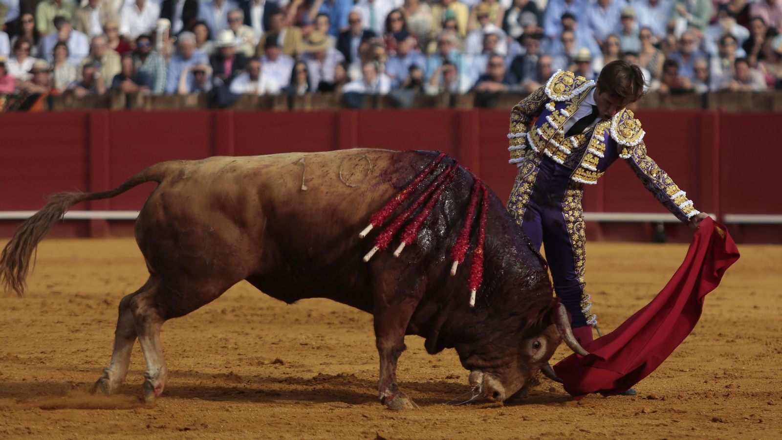 Las imágenes de la corrida mixta en la Maestranza