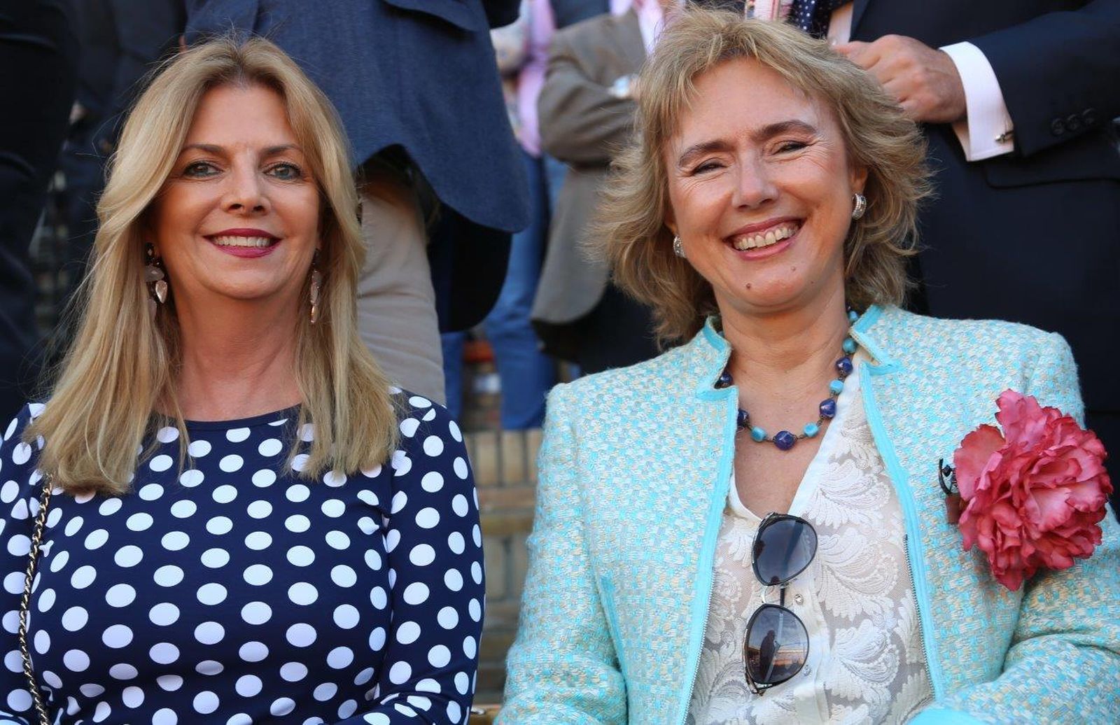 La ganadera Silvia Camacho y la doctora María Luisa Mariño