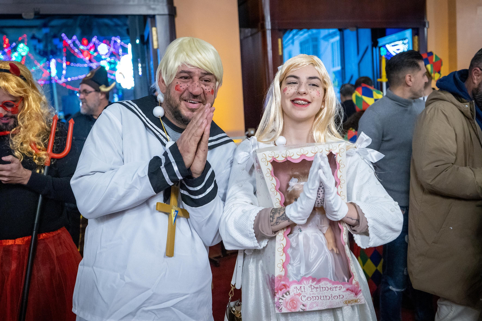 Búscate entre las mejores imágenes de la final del COAC 2024 del Carnaval de Cádiz