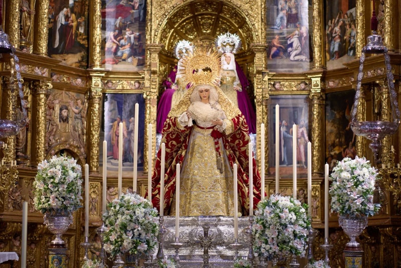 Altar de septenario de la Esperanza de Triana