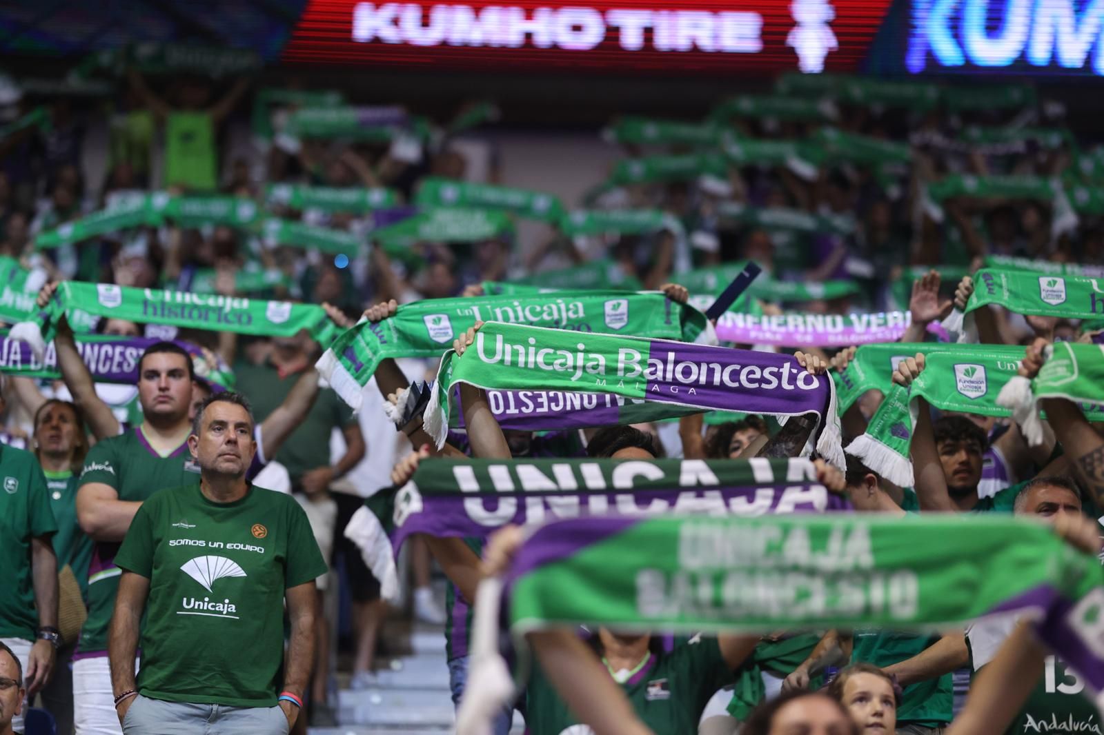Búscate en las gradas del Carpena en las semifinales de Supercopa entre Unicaja y Valencia Basket