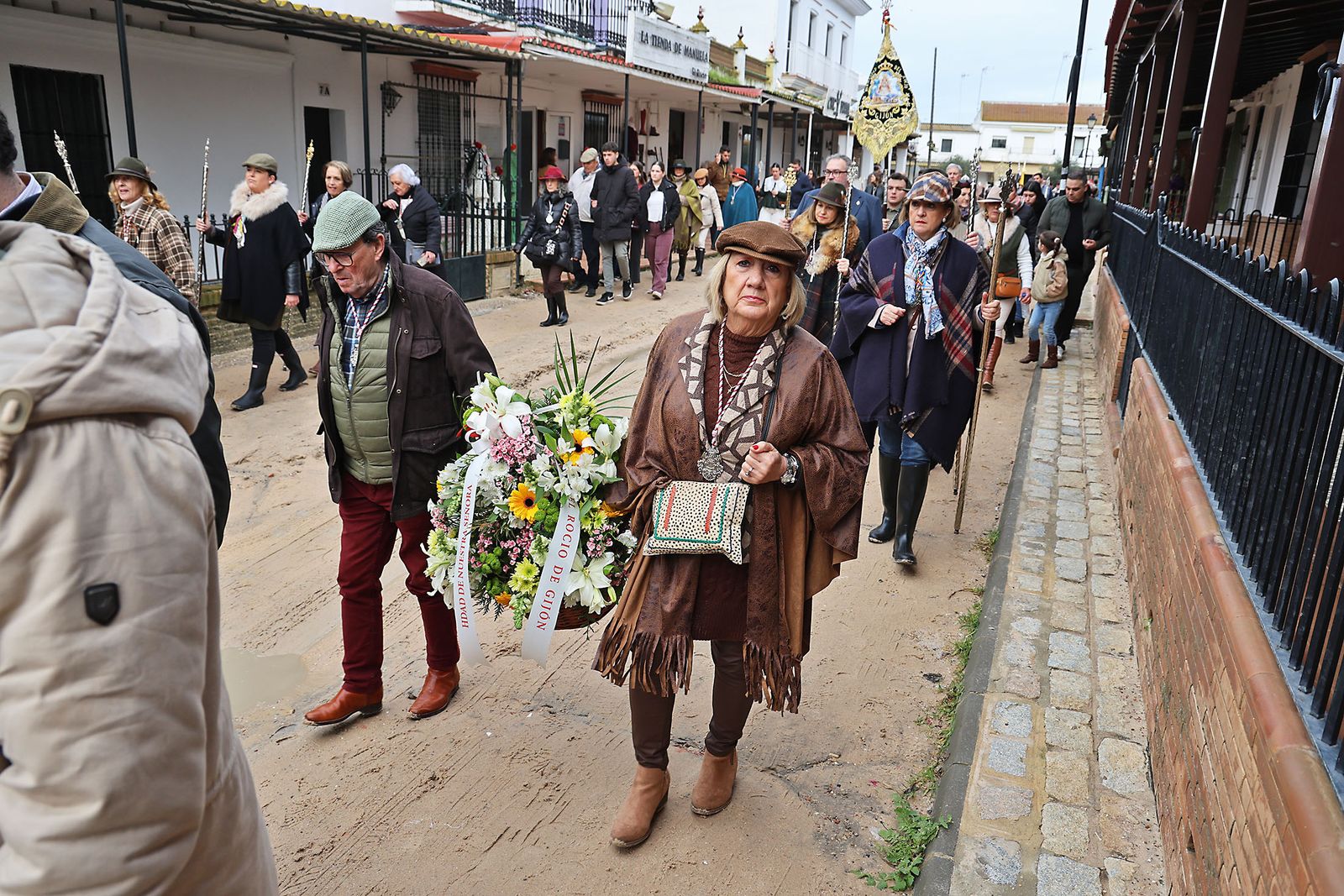 Las fotografías del ambiente en El Rocío con las peregrinaciones de las hermandades filiales