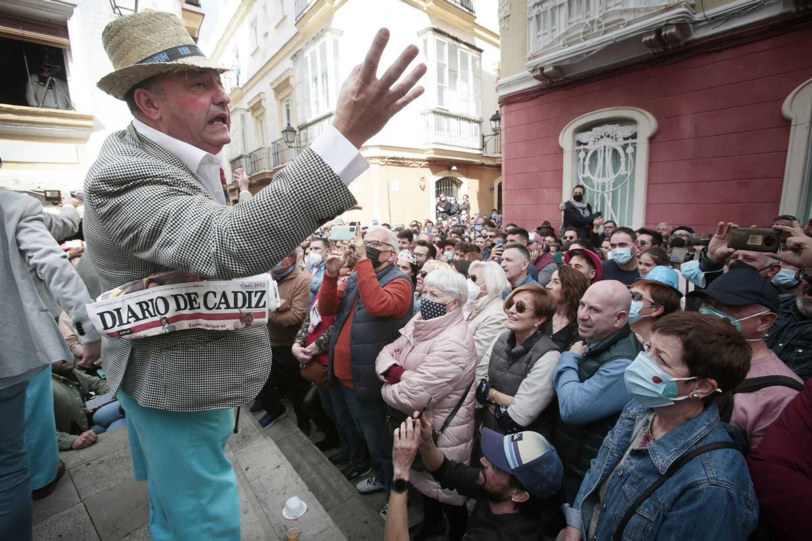 Imágenes del lunes del Carnaval ilegal de Cádiz