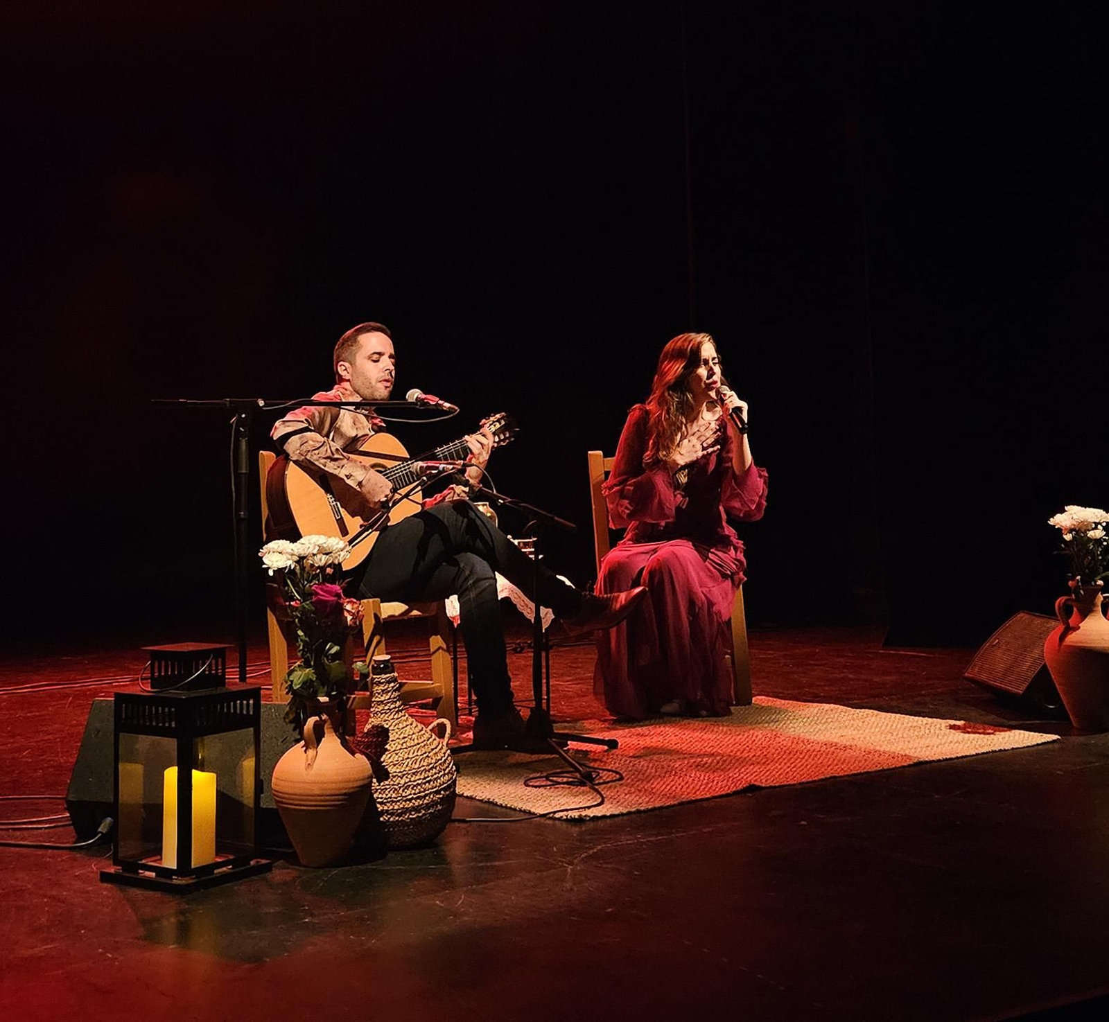 Quique Peña y Carmen Muyor forman el dúo Candilena que actuó en el Apolo.