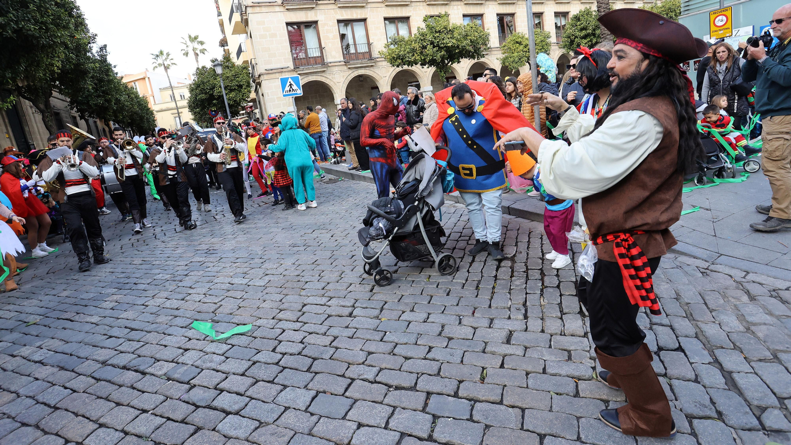 Pasacalles por el Carnaval en Jerez