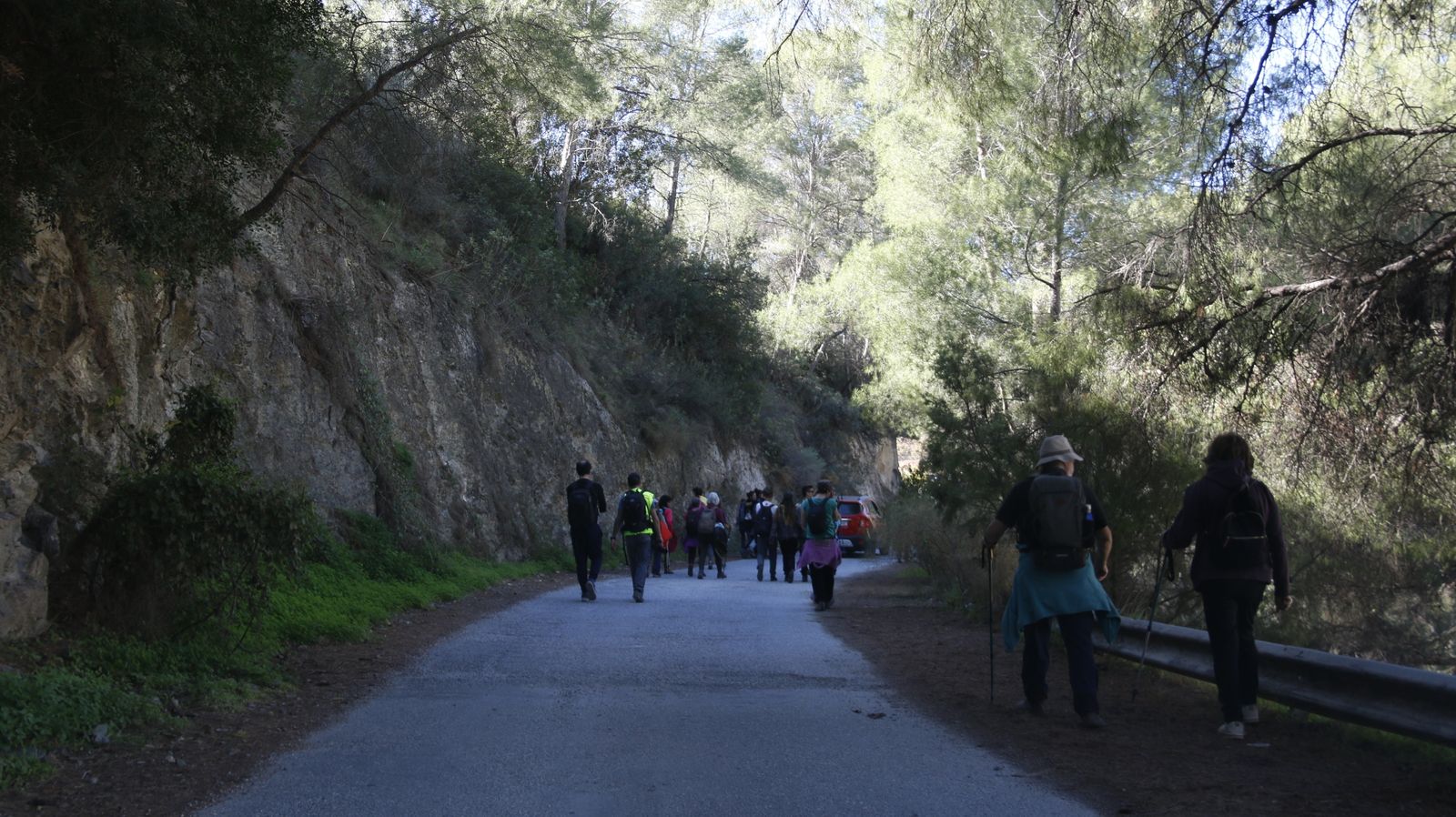 Cientos de personas participan en la marcha de la Desbandá