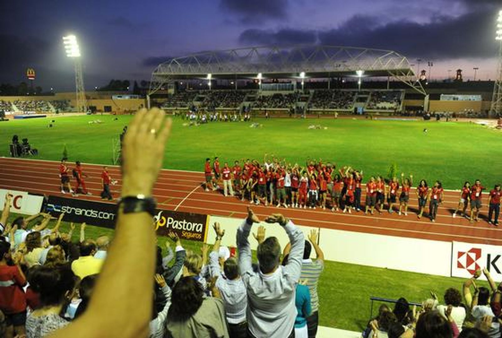 Luz y color en Bahía Sur en la ceremonia de apertura de los XIV Juegos Iberoamericanos San Fernando 2010. 

Foto: Elias Pimentel y Joaquin Pino