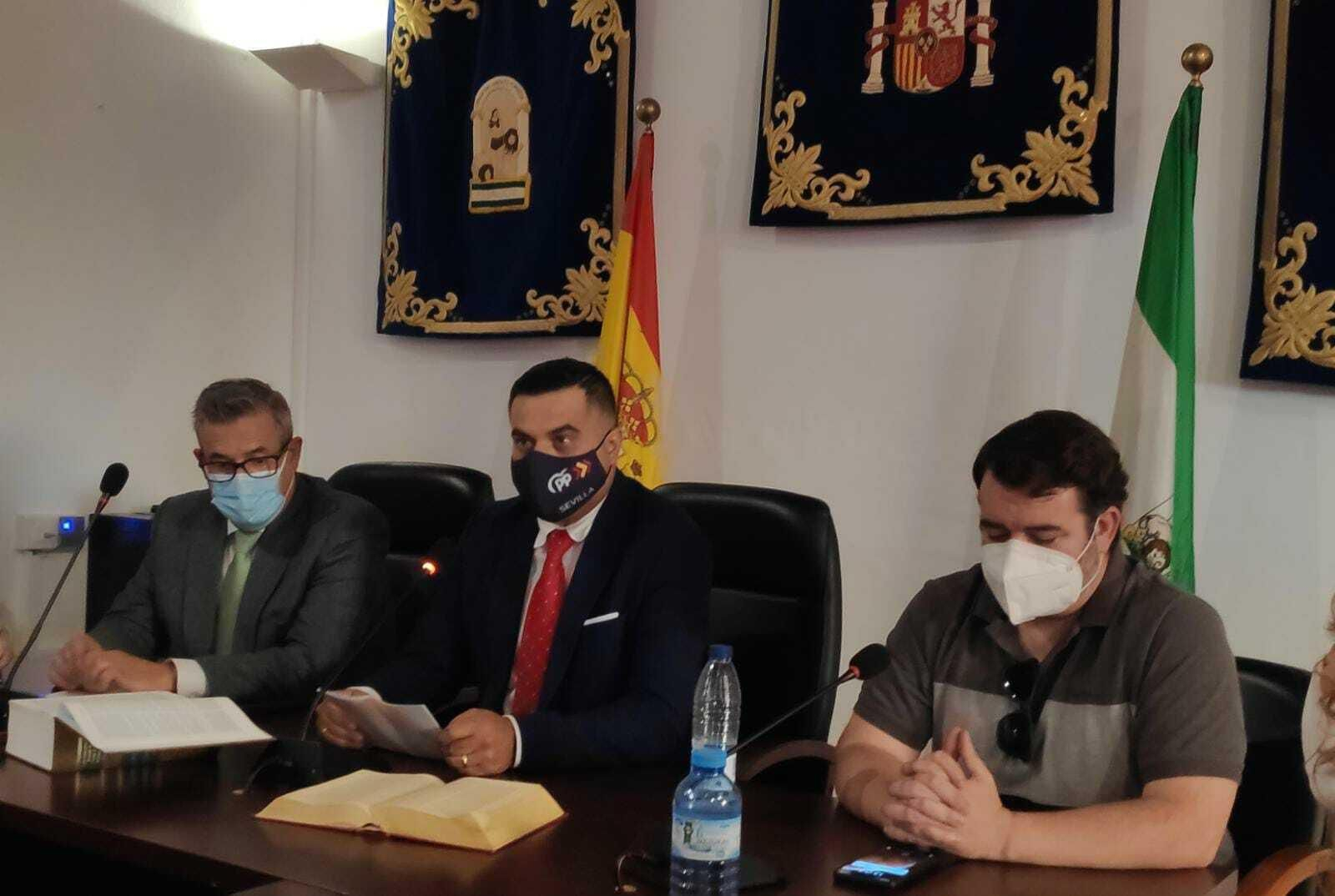 El nuevo alcalde, Pedro Oropesa (PP), ya presidiendo en el Pleno. El nuevo alcalde, Pedro Oropesa (PP), ya presidiendo en el Pleno.