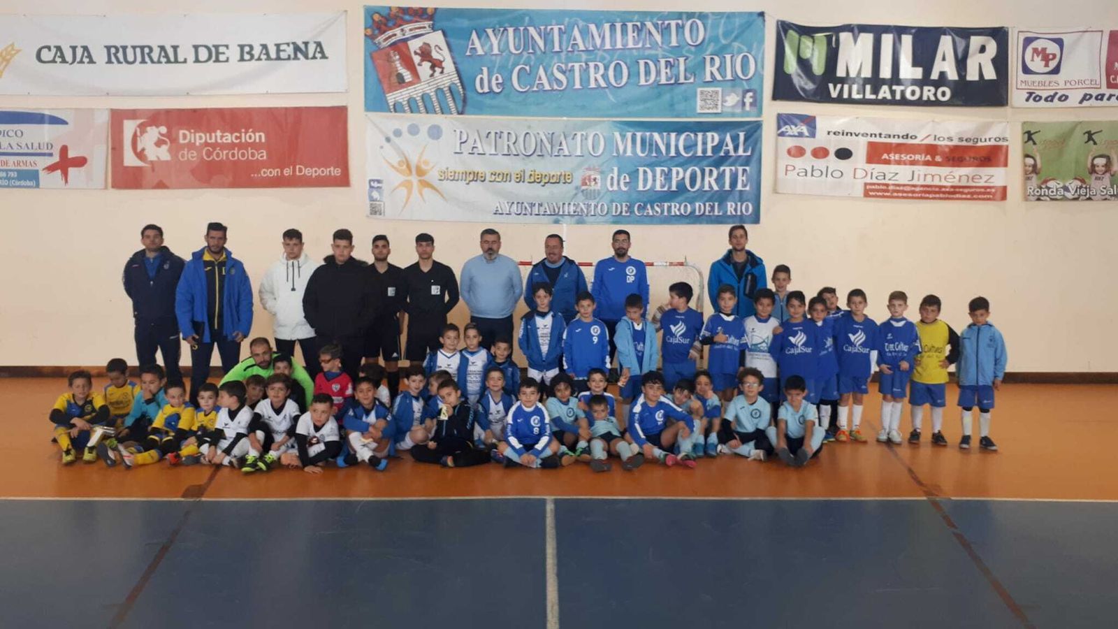 Jugadores participantes en la concentración prebenjamín celebrada en Castro del Río.