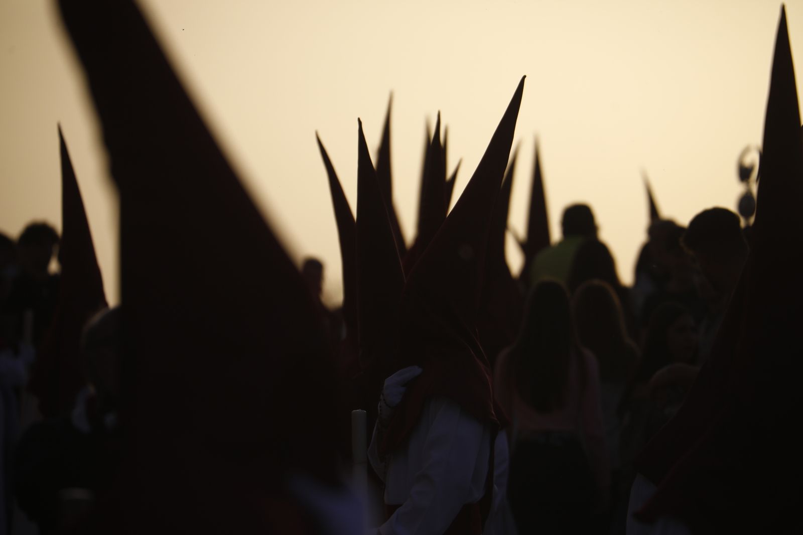 Viernes Santo en Córdoba: la procesión del Descendimiento, en imágenes