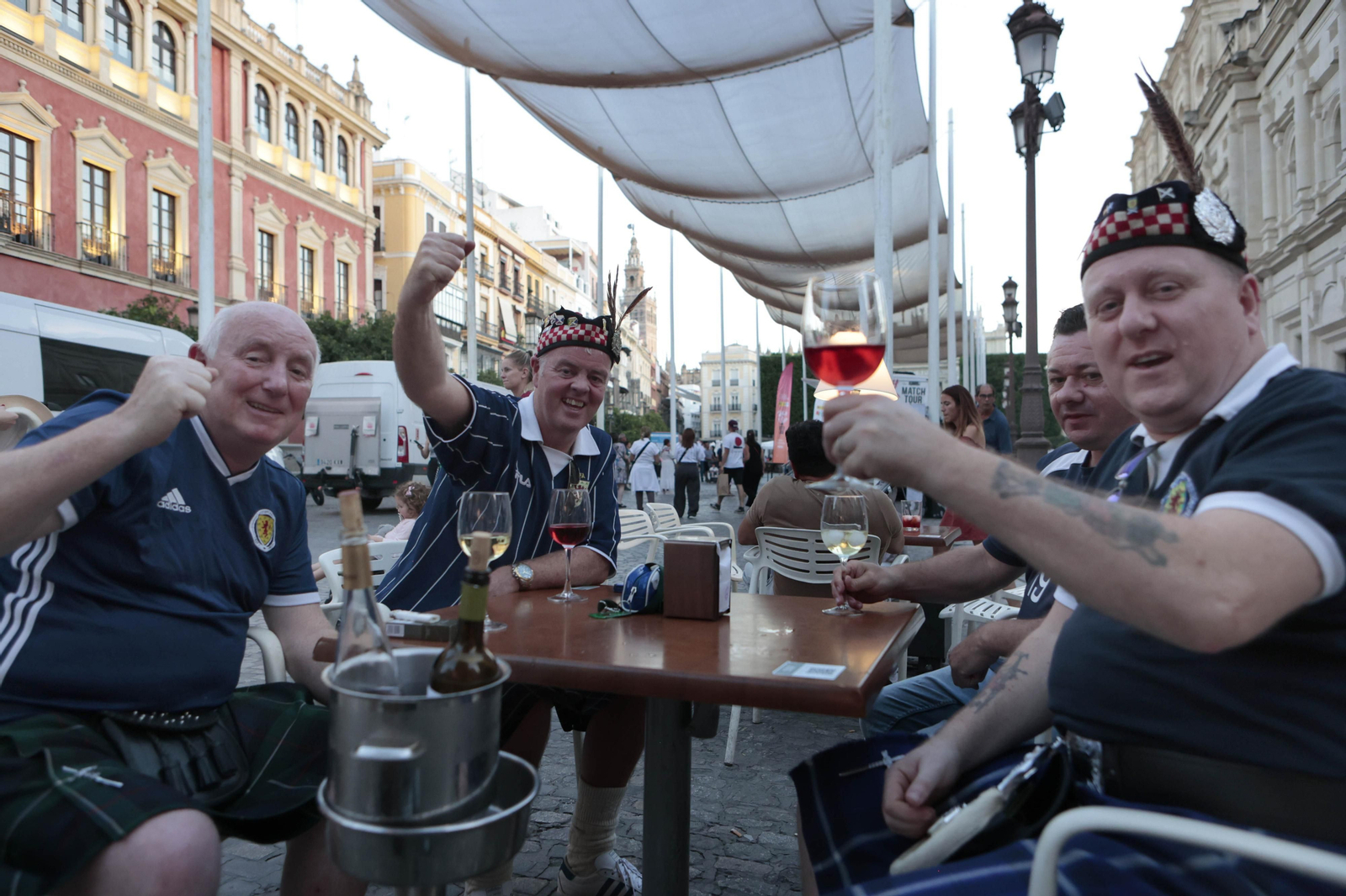Aficionados escoceses en Sevilla