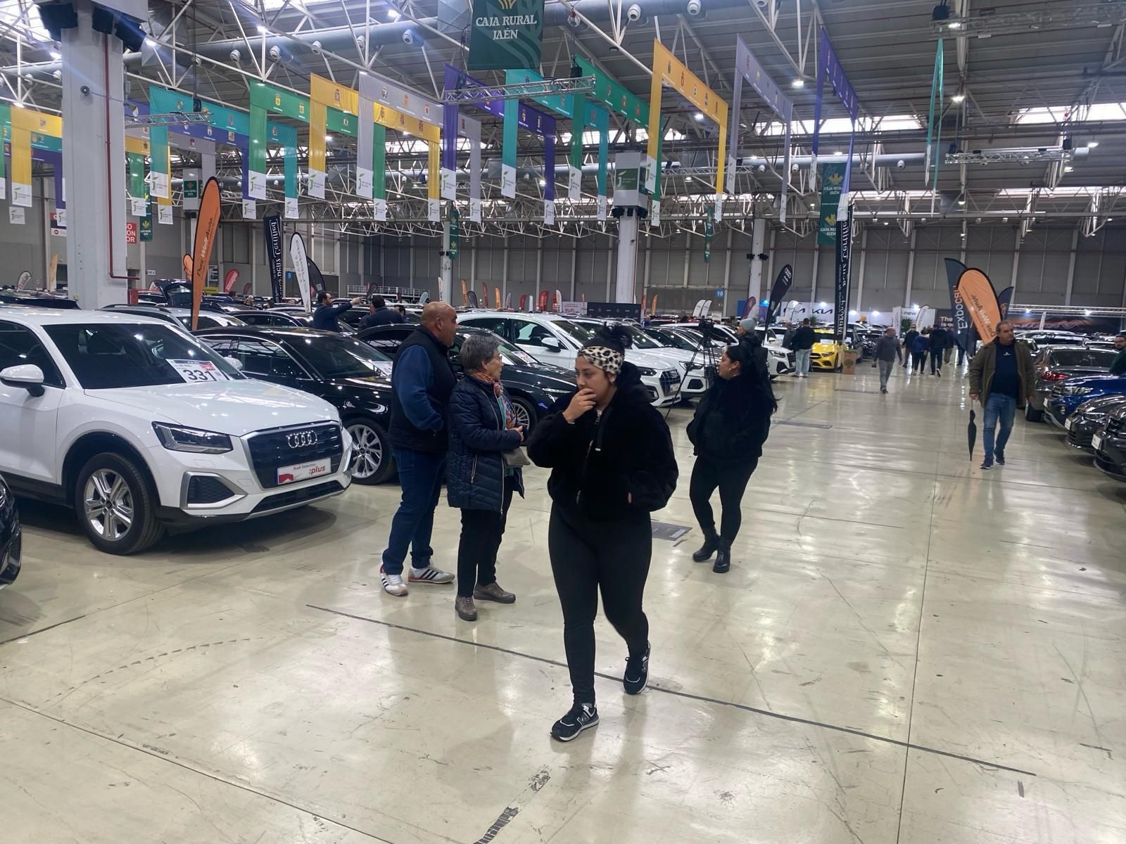 En imágenes: más de 350 coches se exponen en el XVI Salón del Vehículo de Ocasión de Jaén