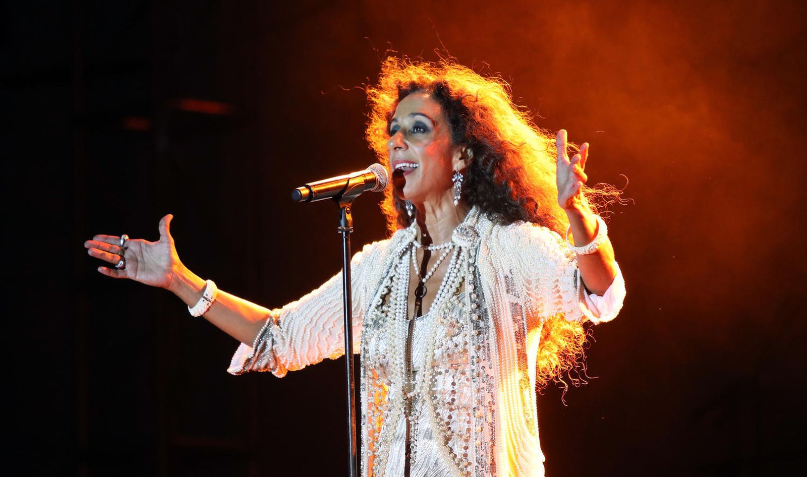 Rosario Flores en uno de sus conciertos