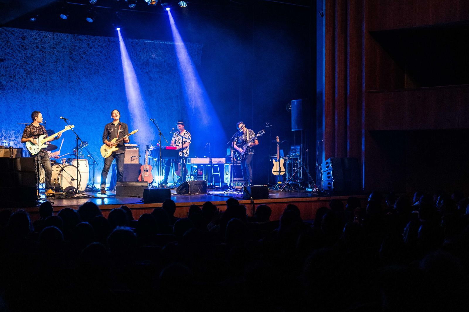 Espectacular concierto de Depedro en el Teatro de las Cortes de San Fernando