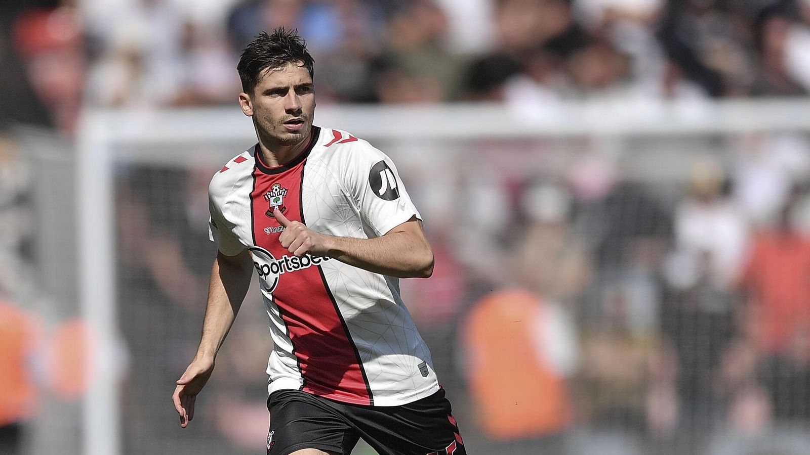 Perraud, en un encuentro en su etapa en el Southampton.