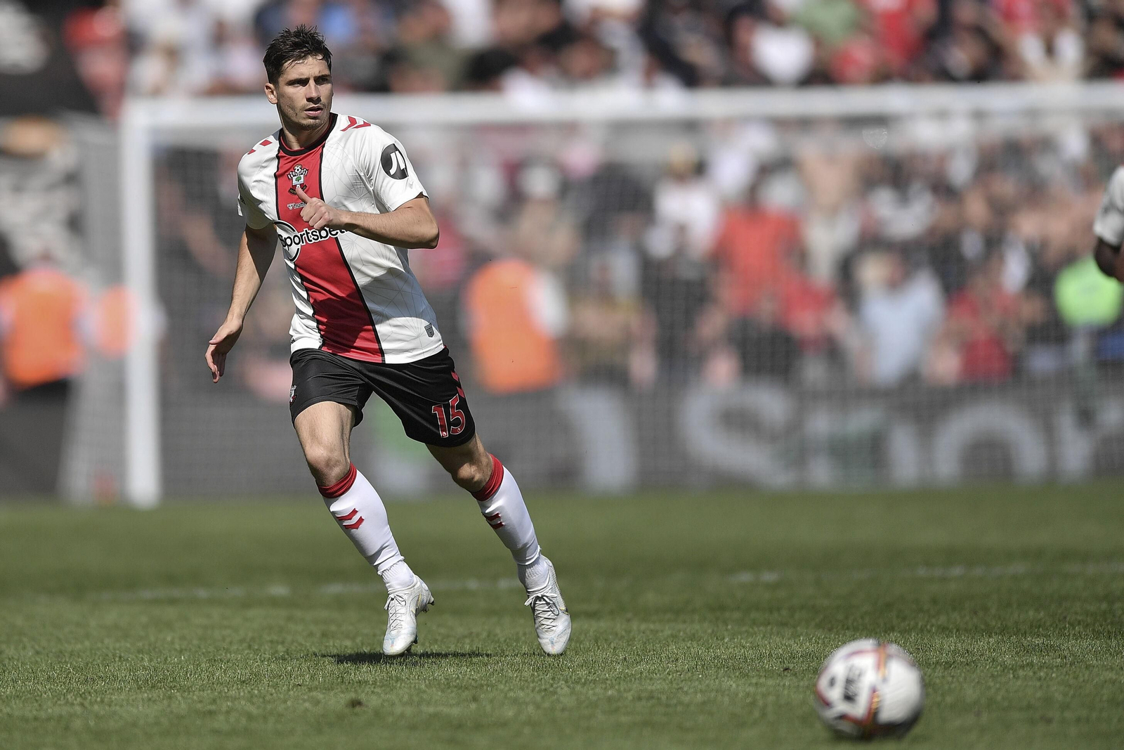 Perraud, en un encuentro en su etapa en el Southampton.