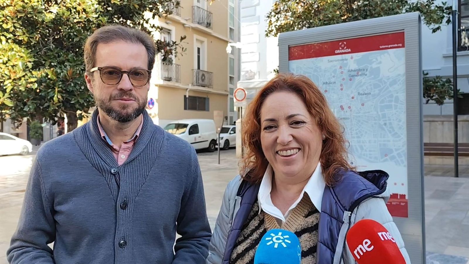 Mari Carmen Pérez, coordinadora provincial de IU y Manuel Morales, miembro de la dirección de IU