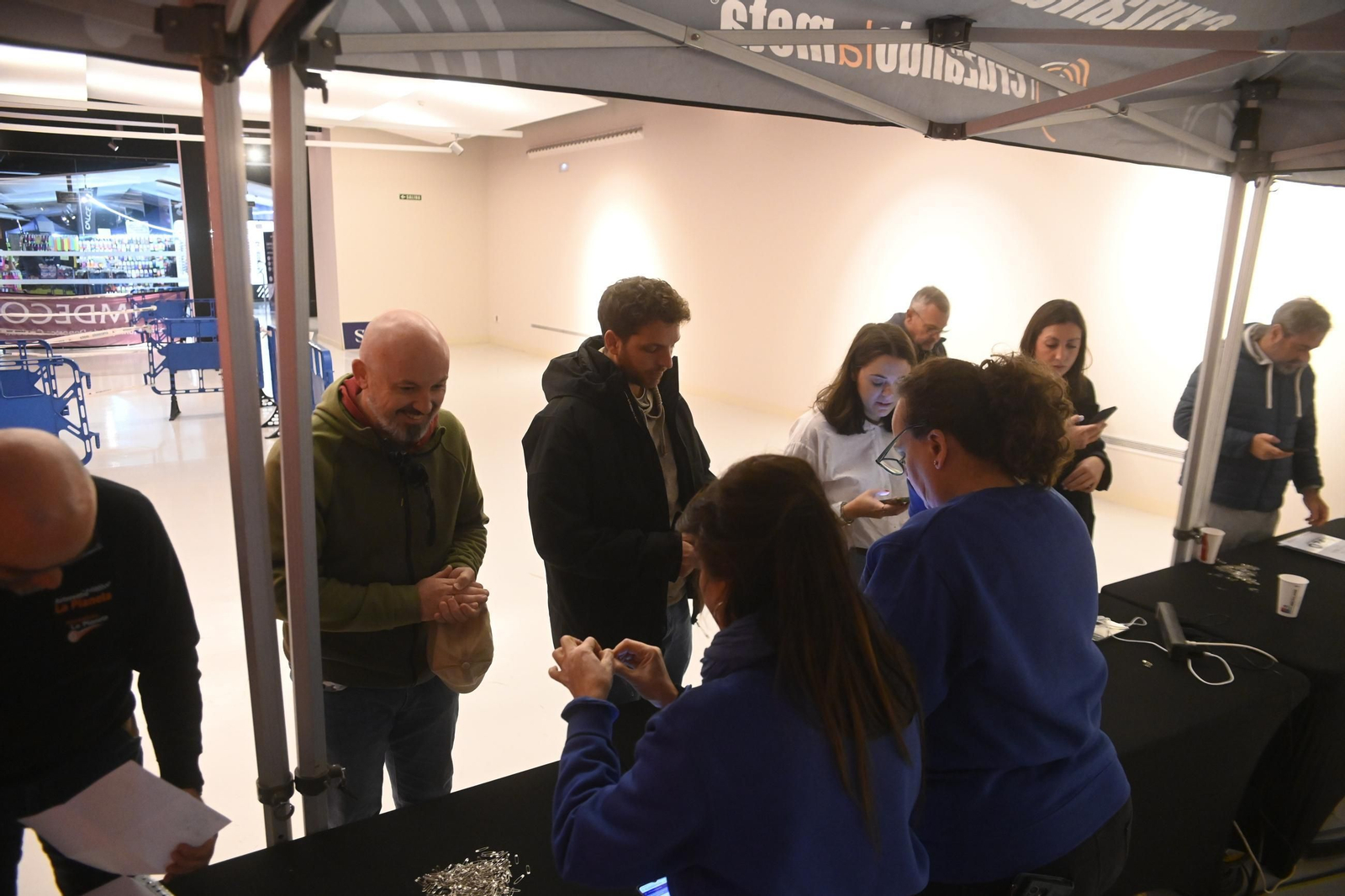 La Feria del Corredor y la entrega de dorsales para la Media Maratón de Córdoba 2025, en imágenes