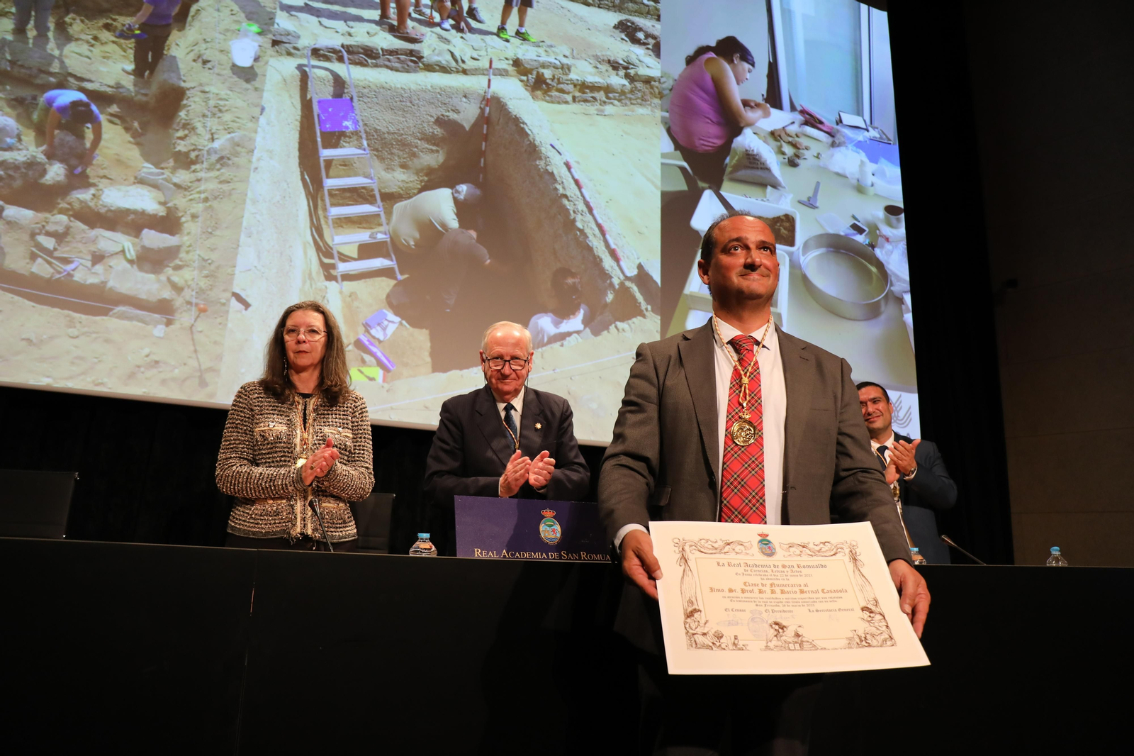 Darío Bernal, en el acto de toma de posesión como académico de número de San Romualdo.