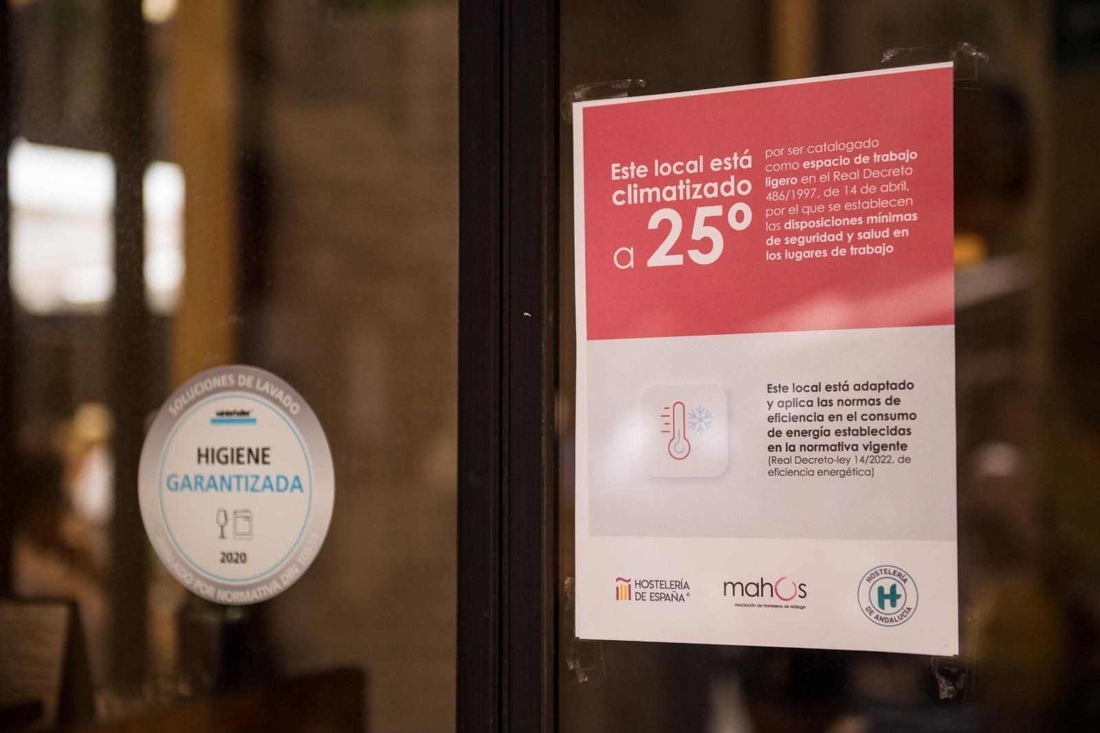 Imágenes de la puesta en marcha del Plan de Ahorro Energético en Málaga