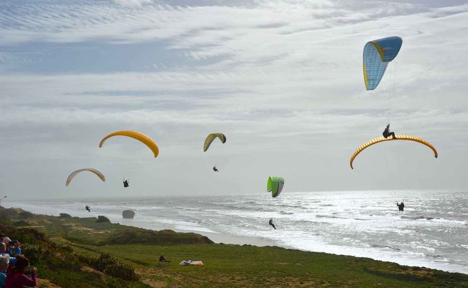 La duna de salto de parapente más alta de Europa está en esta playa de Huelva