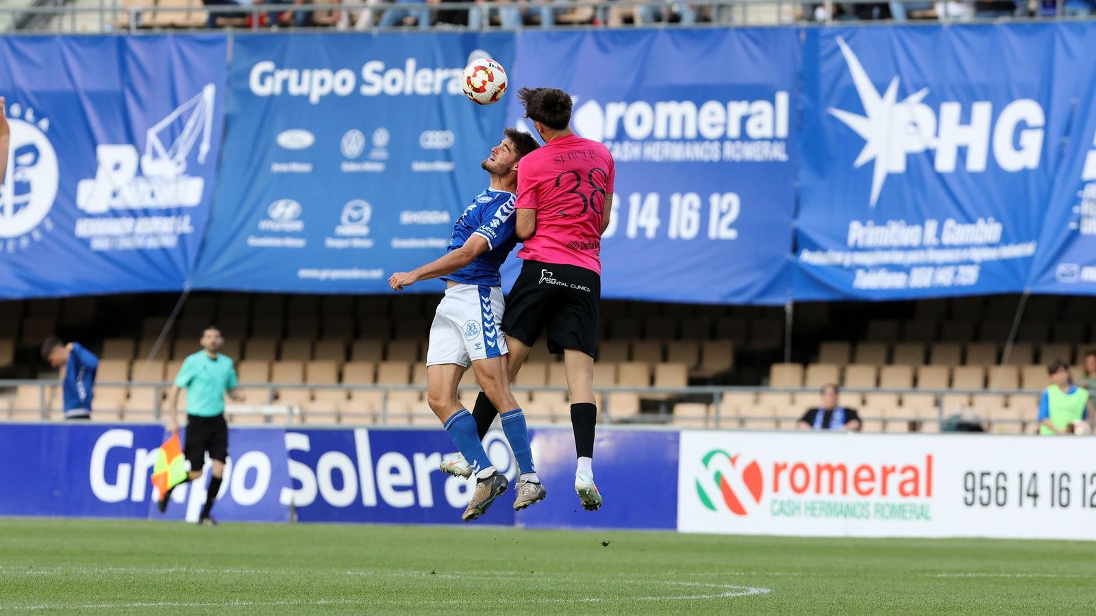 Imágenes del Xerez DFC contra San Fernando CD en Chapín
