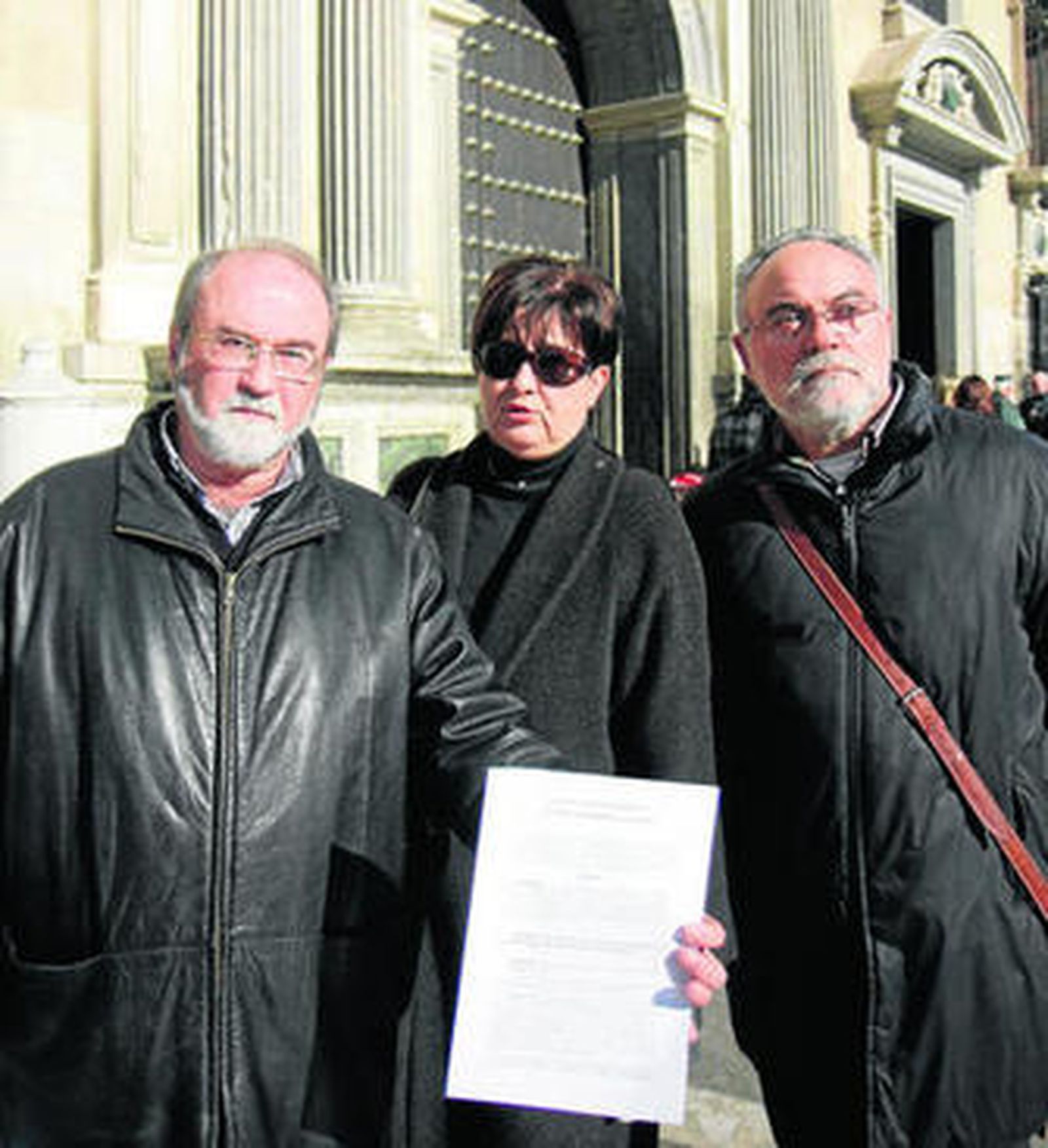 Francisco Vigueras, Emilia Barrio y Javier López Gijón, de Granada Abierta, ante el TSJA.