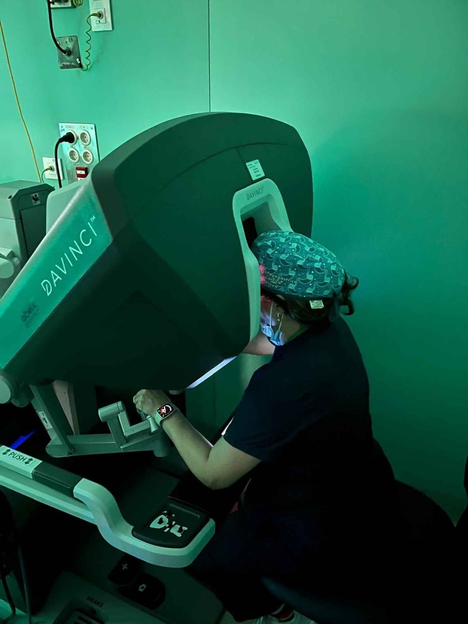 Imagen de la operación con el sistema Da Vinci Cirugía Esofagogástrica Imagen de la operación con el sistema Da Vinci Cirugía Esofagogástrica