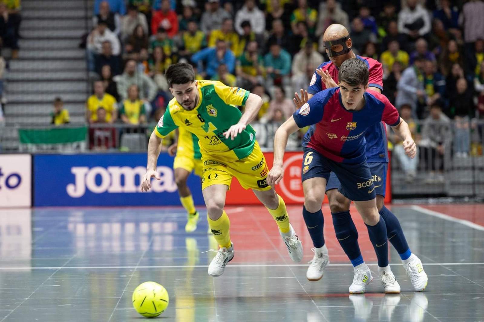 El éxtasis de la victoria copera del Jaén Paraíso Interior FS sobre el Barça, en imágenes