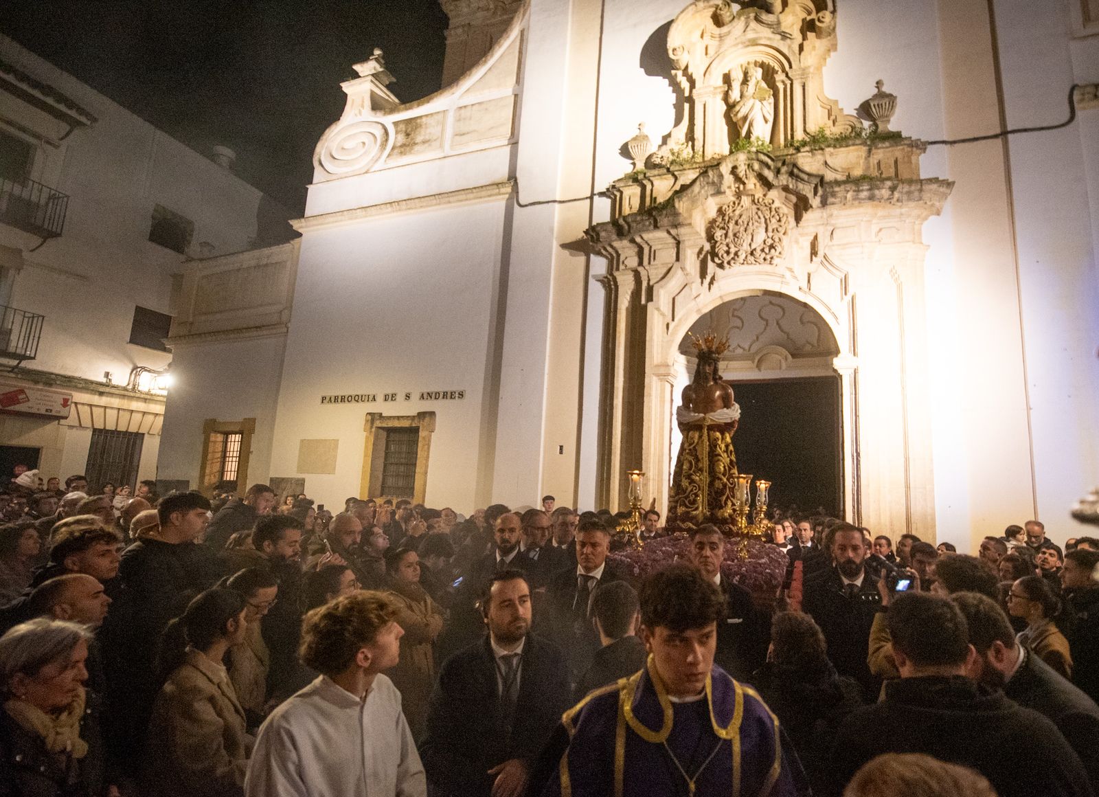 El vía crucis del Señor de las Penas en el Miércoles de Ceniza de Córdoba, en imágenes