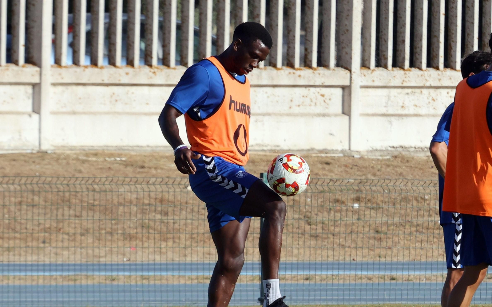 Emaná, en un entrenamiento con el Xerez DFC en el Anexo Pepe Ravelo.